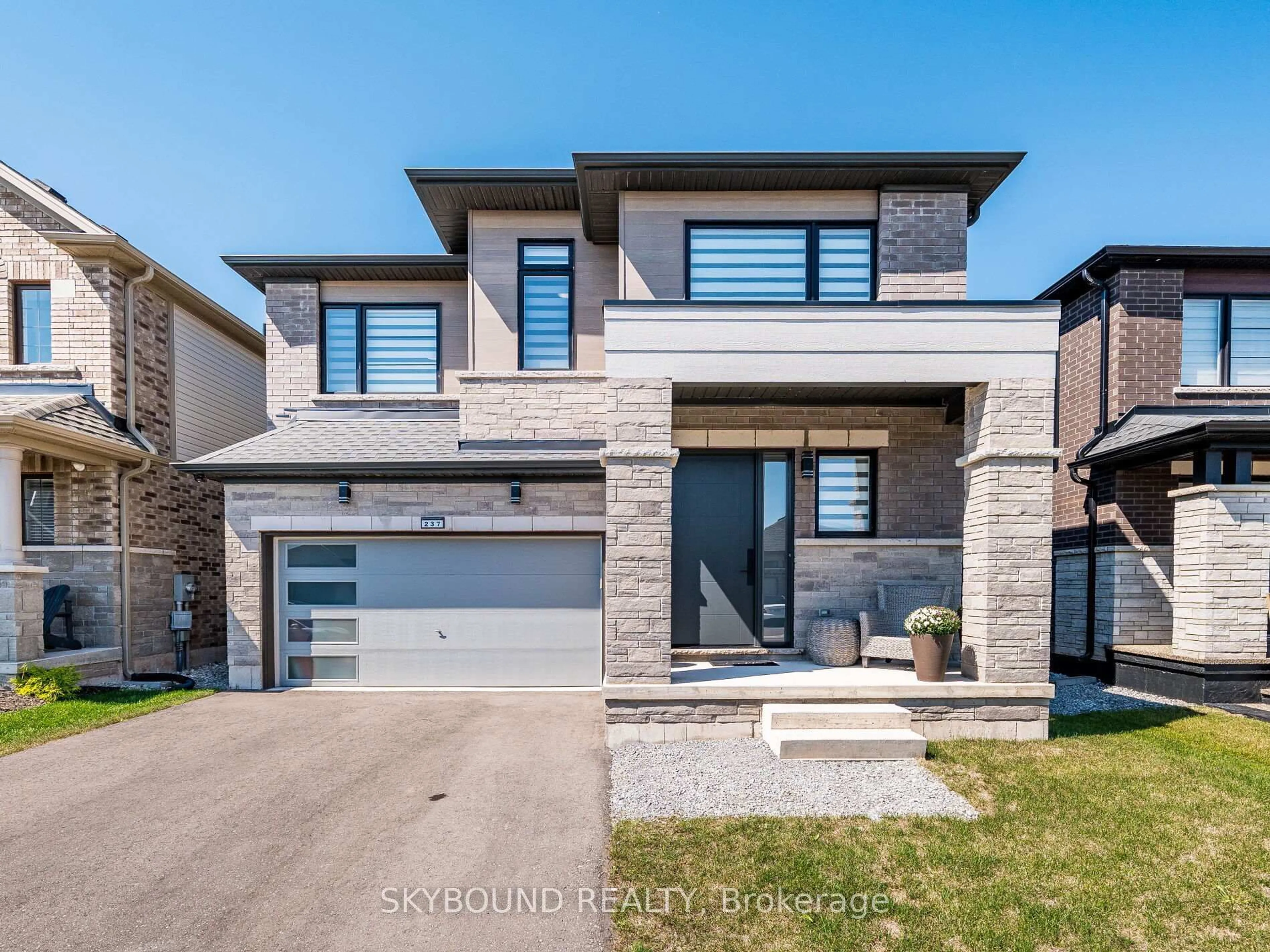 Home with brick exterior material, street for 237 Shoreview Dr, Welland Ontario L3B 0H3