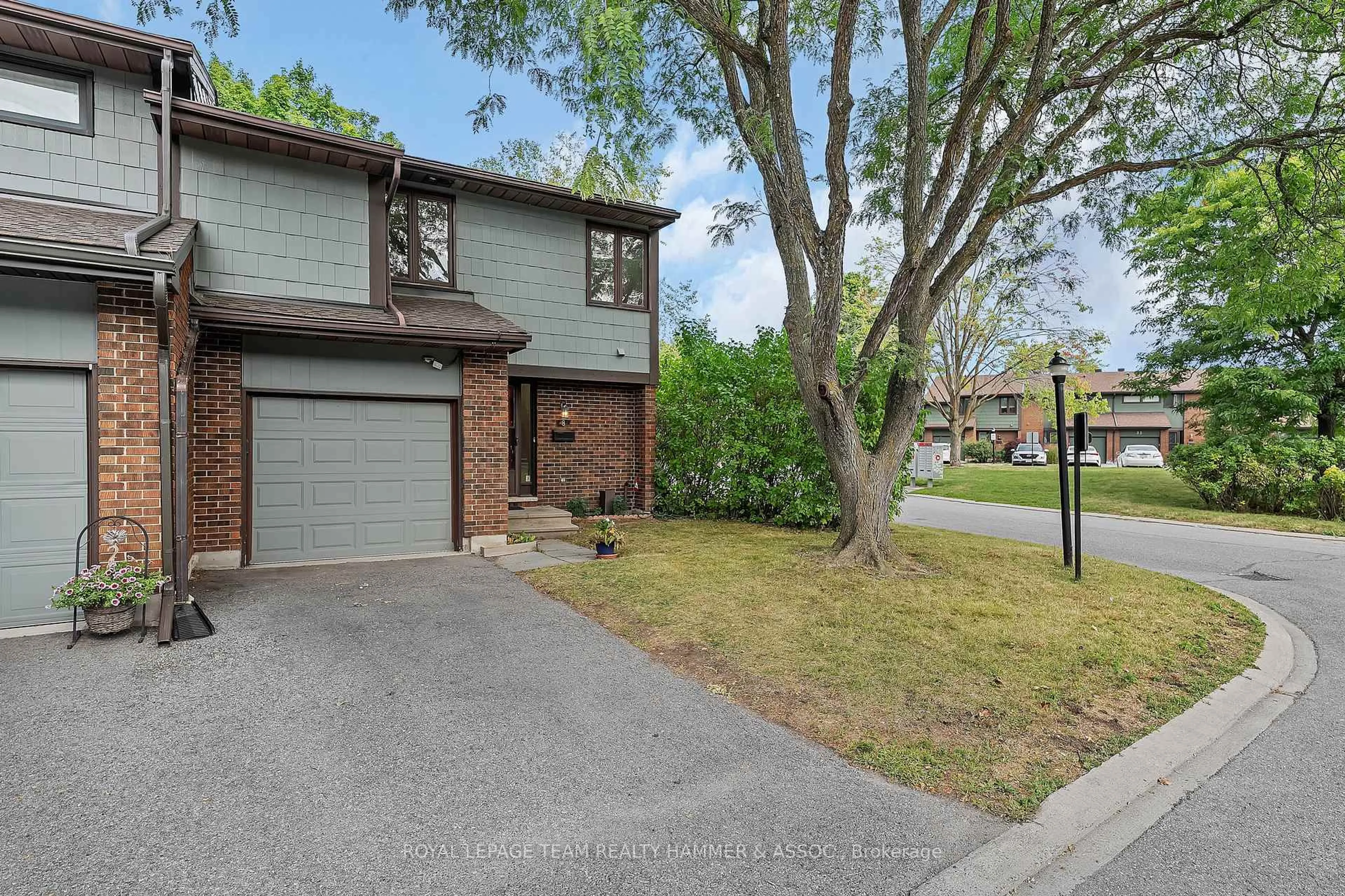 Home with brick exterior material, street for 8 Chisholm Crt, Kanata Ontario K2K 1E2