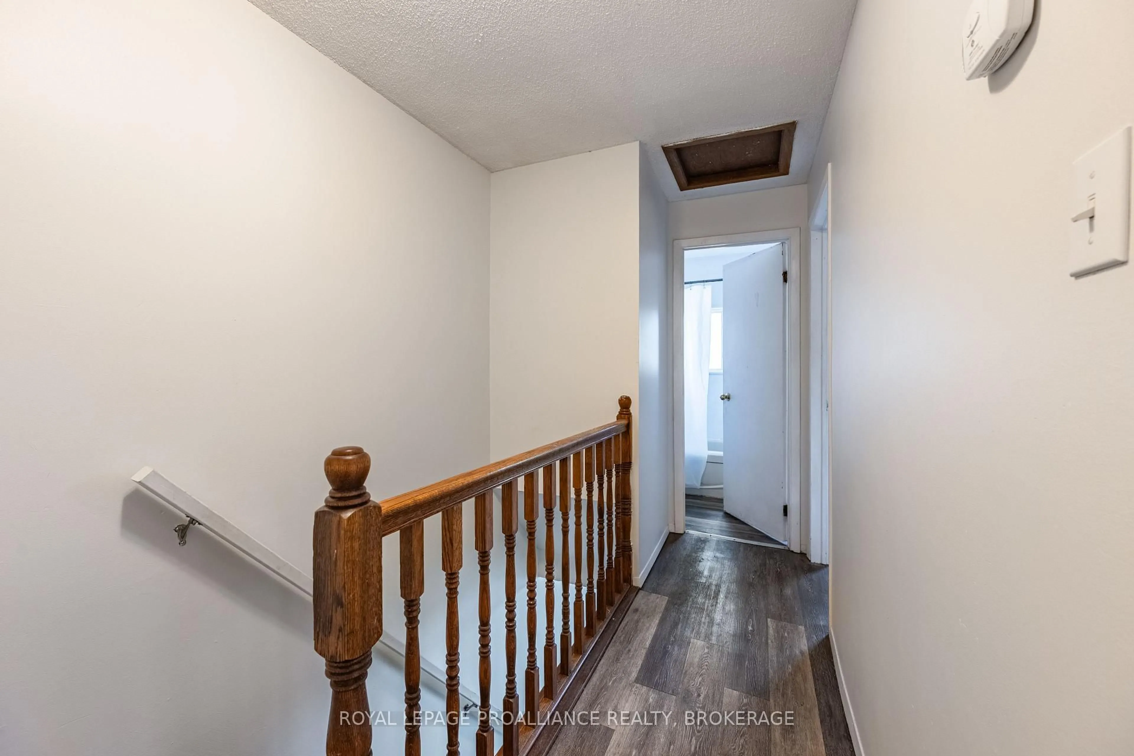 Unknown for 271-273 Rideau St, Kingston Ontario K7K 3A7