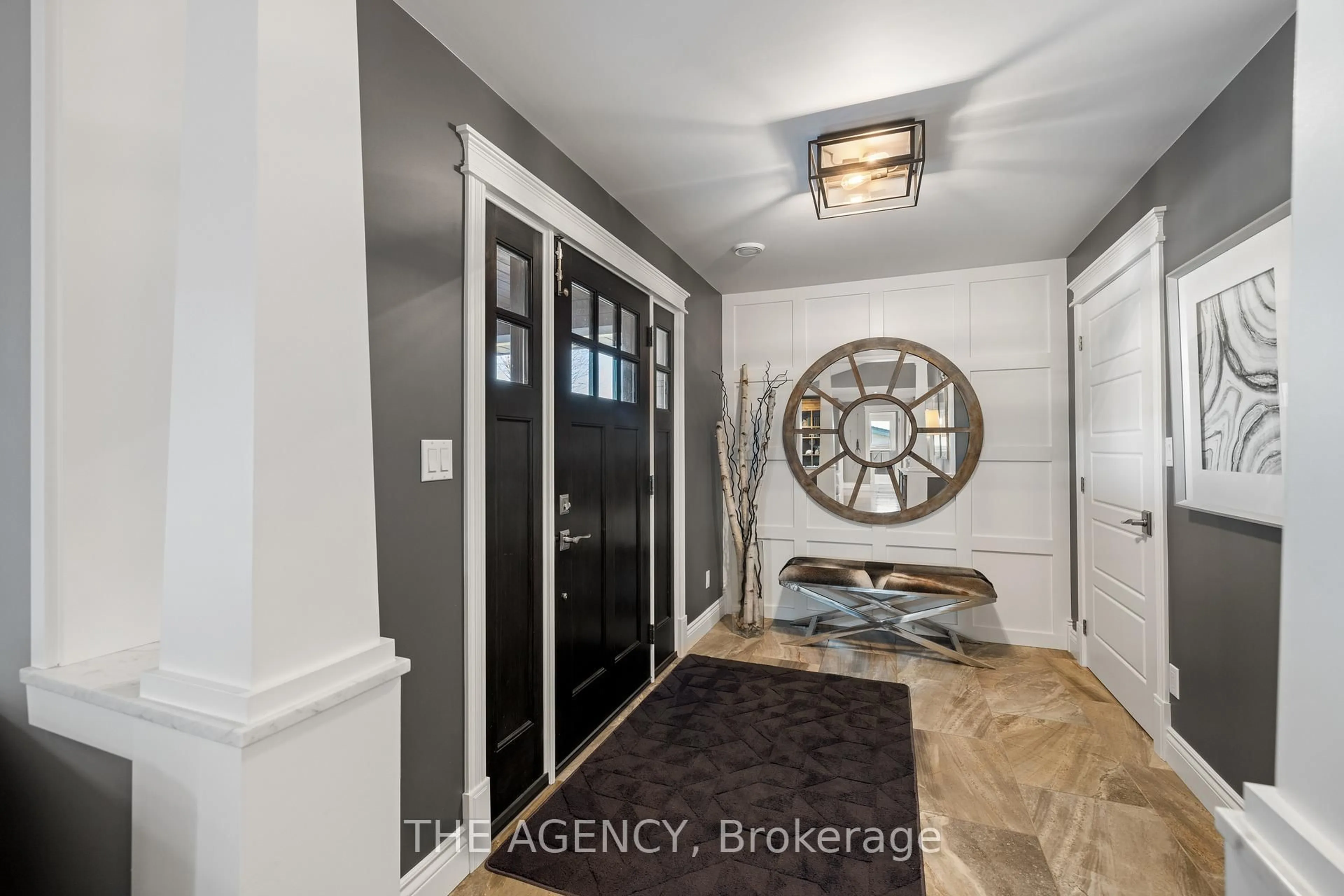 Indoor entryway for 9 Lake Ave, Puslinch Ontario N3C 2V4