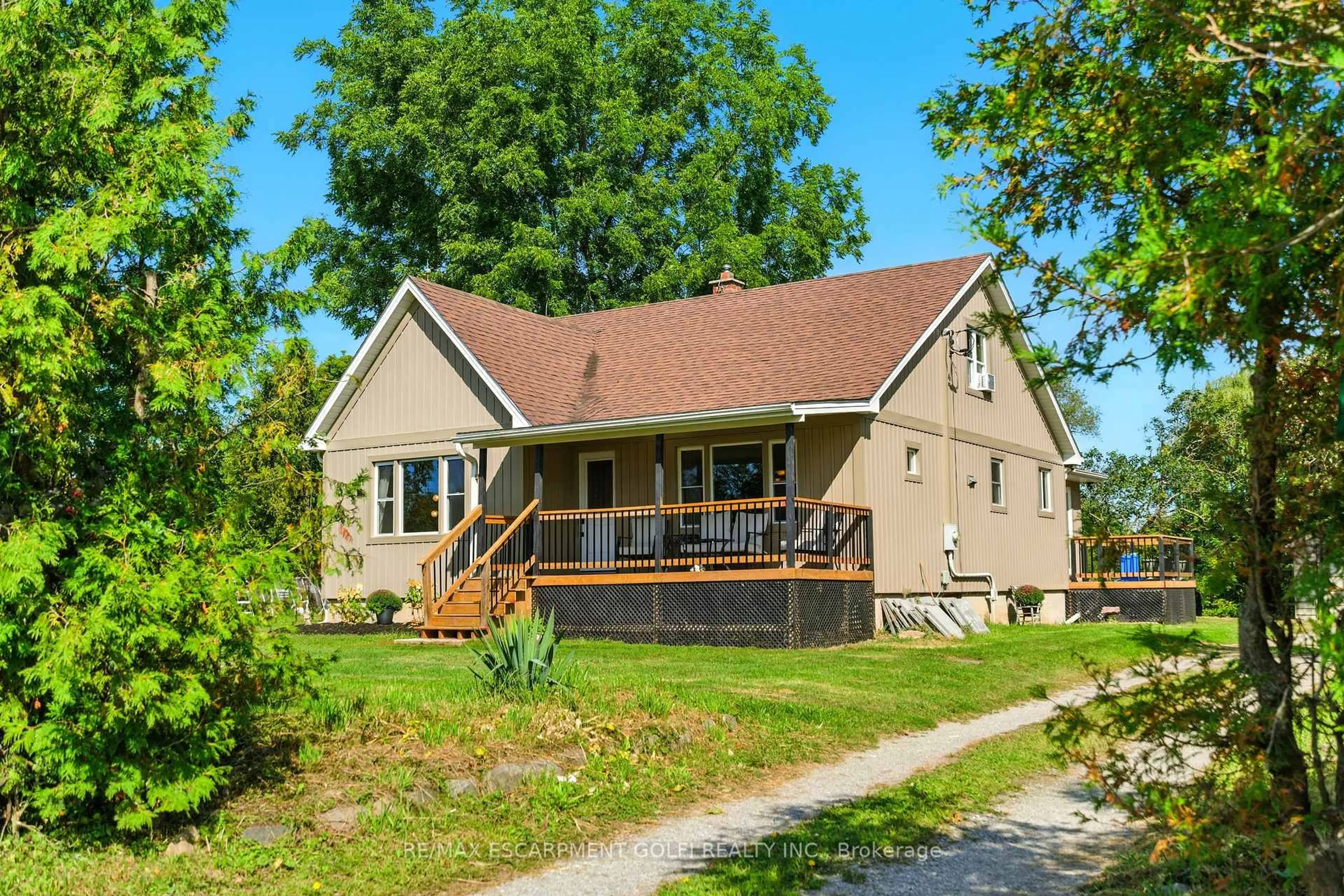 Unknown for 897 Thompson Rd, Norfolk Ontario N0E 1Y0