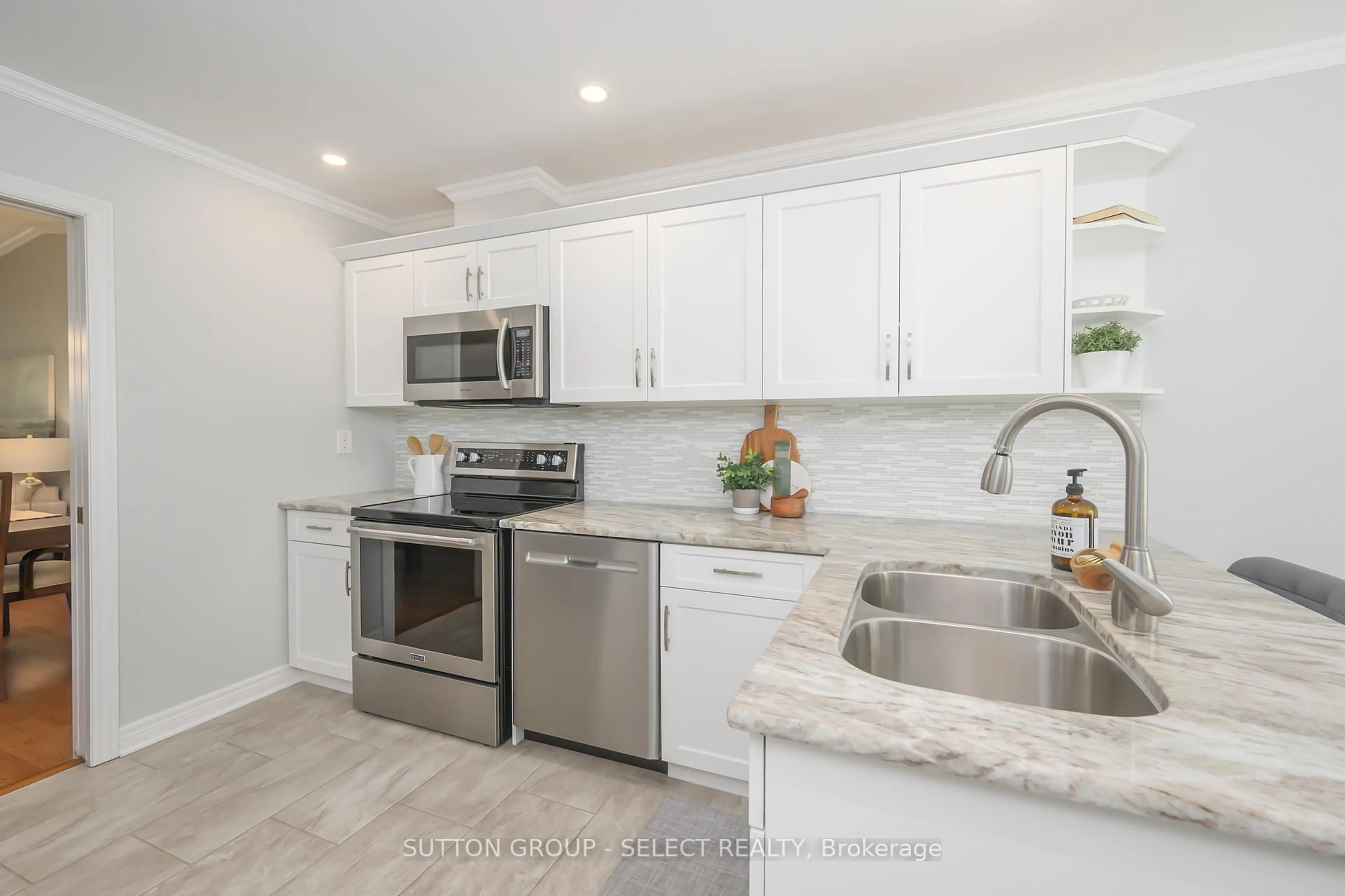 Open concept kitchen, ceramic/tile floor for 505 Cranbrook Rd #4, London South Ontario N6K 4V9