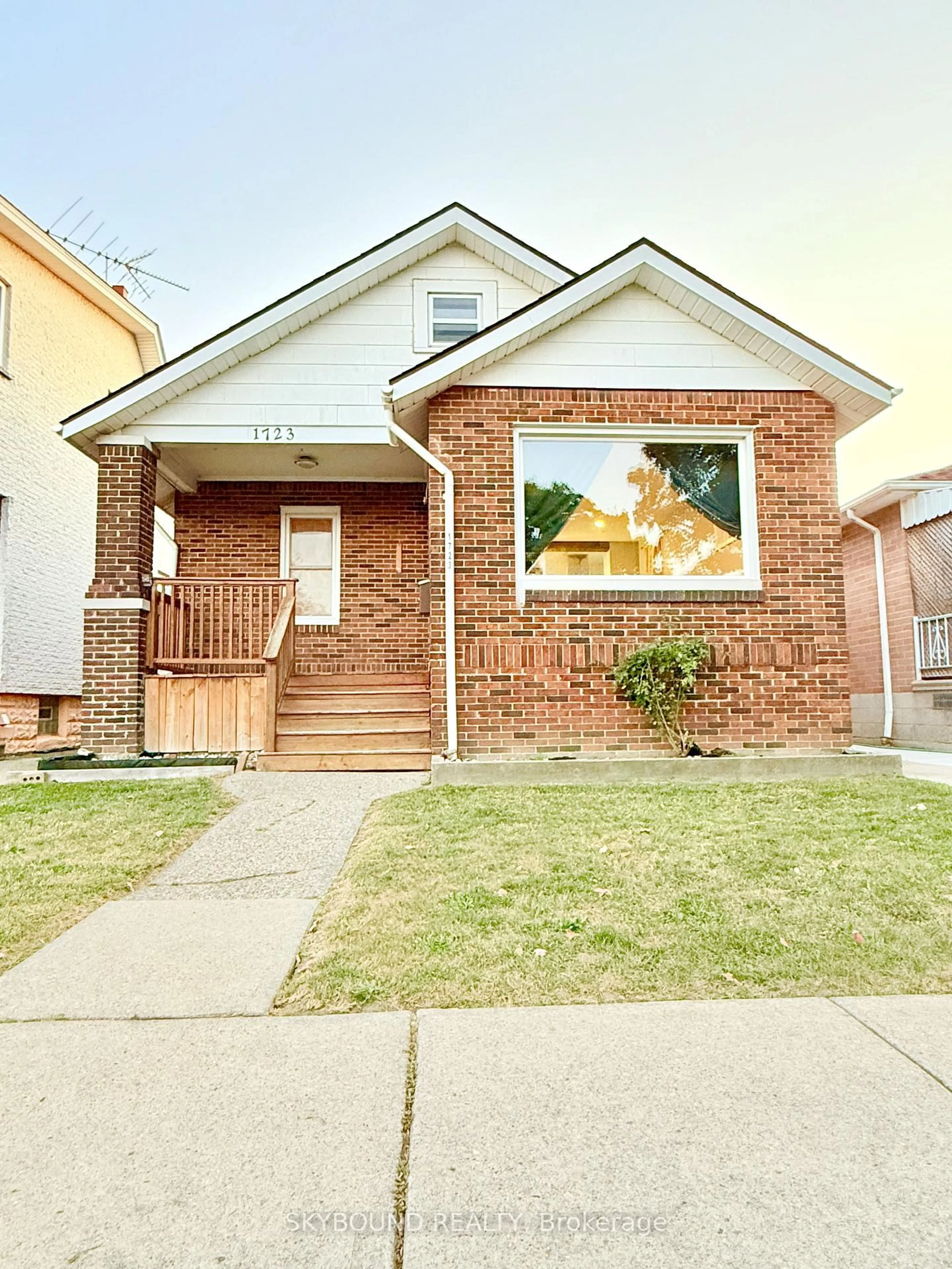 Home with brick exterior material, street for 1723 Langlois Ave, Windsor Ontario N8X 4M4