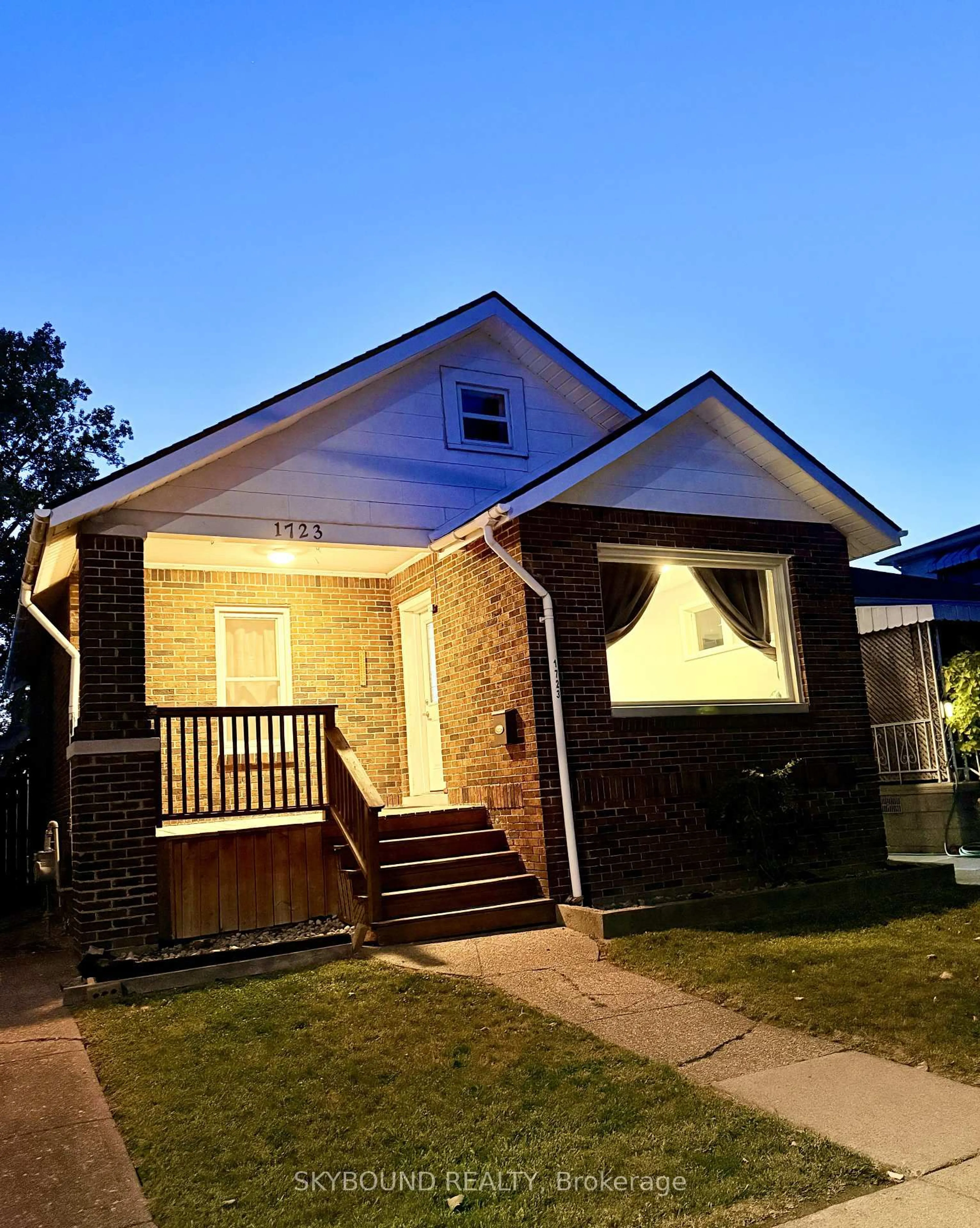 Home with brick exterior material, street for 1723 Langlois Ave, Windsor Ontario N8X 4M4