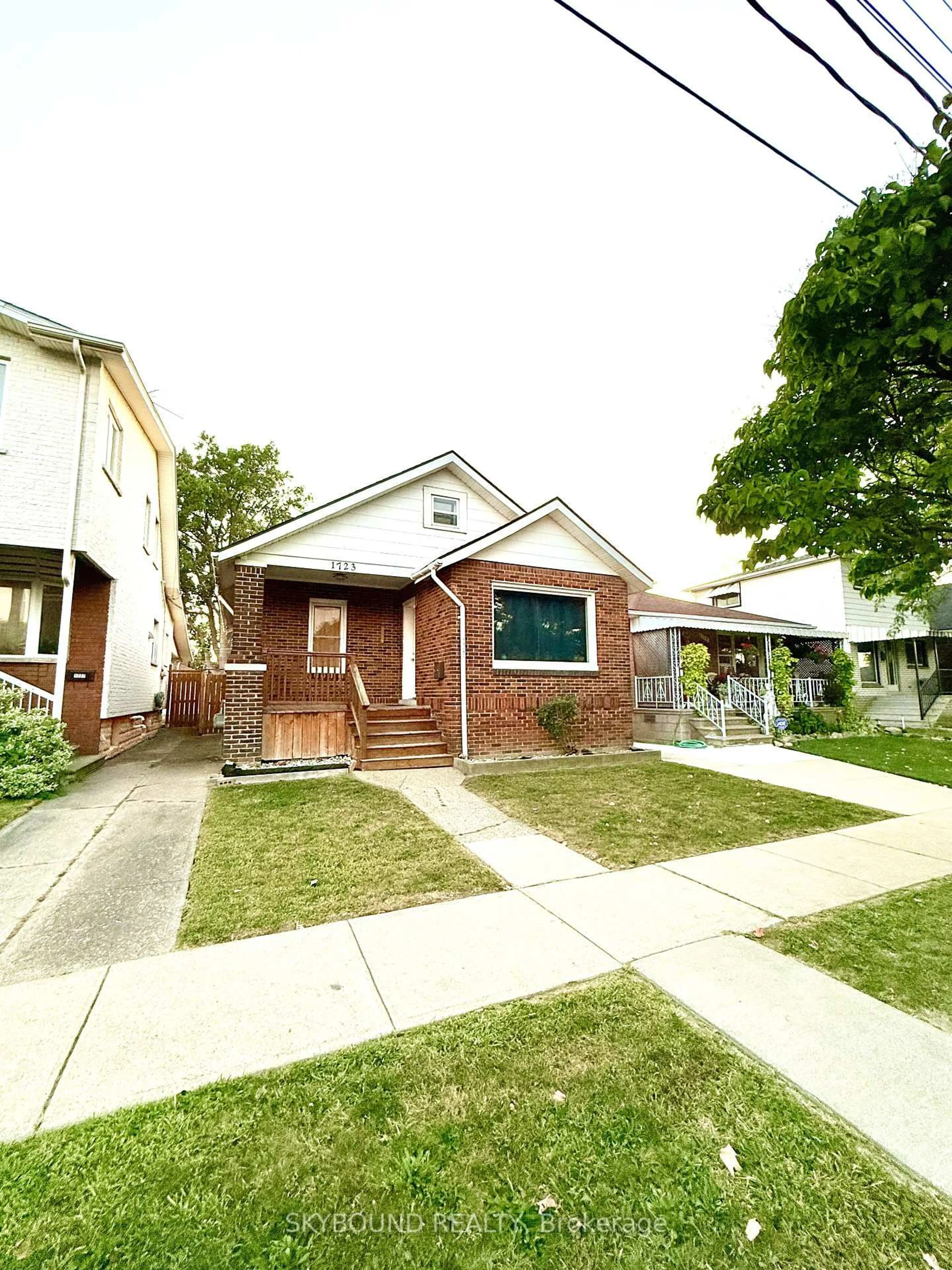 Unknown for 1723 Langlois Ave, Windsor Ontario N8X 4M4