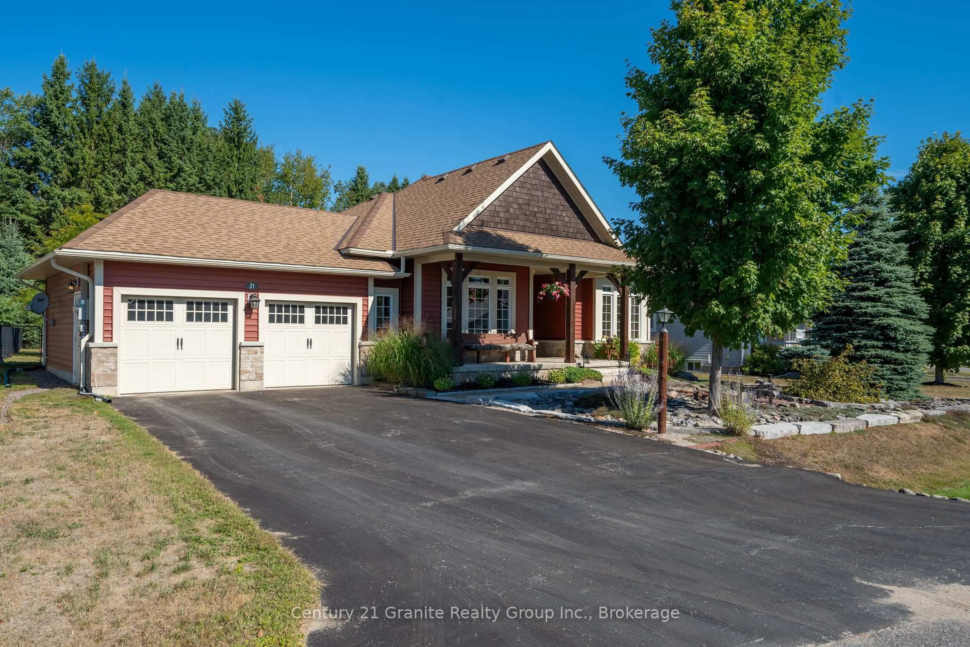 A pic from outside/outdoor area/front of a property/back of a property/a pic from drone, unknown for 21 Windover Dr, Minden Hills Ontario K0M 2K0