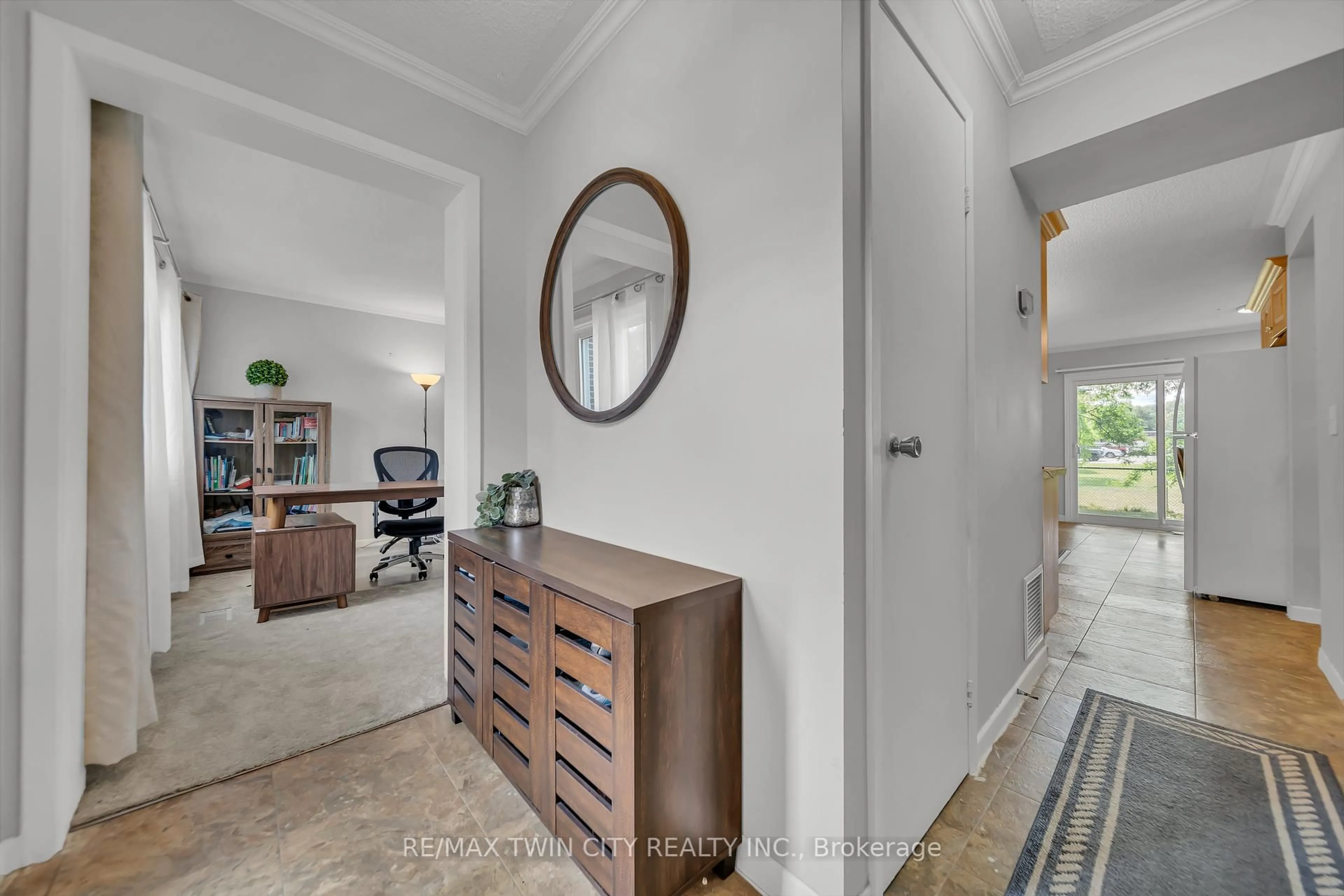 Indoor entryway for 121 University Ave #101, Waterloo Ontario N2J 4J1