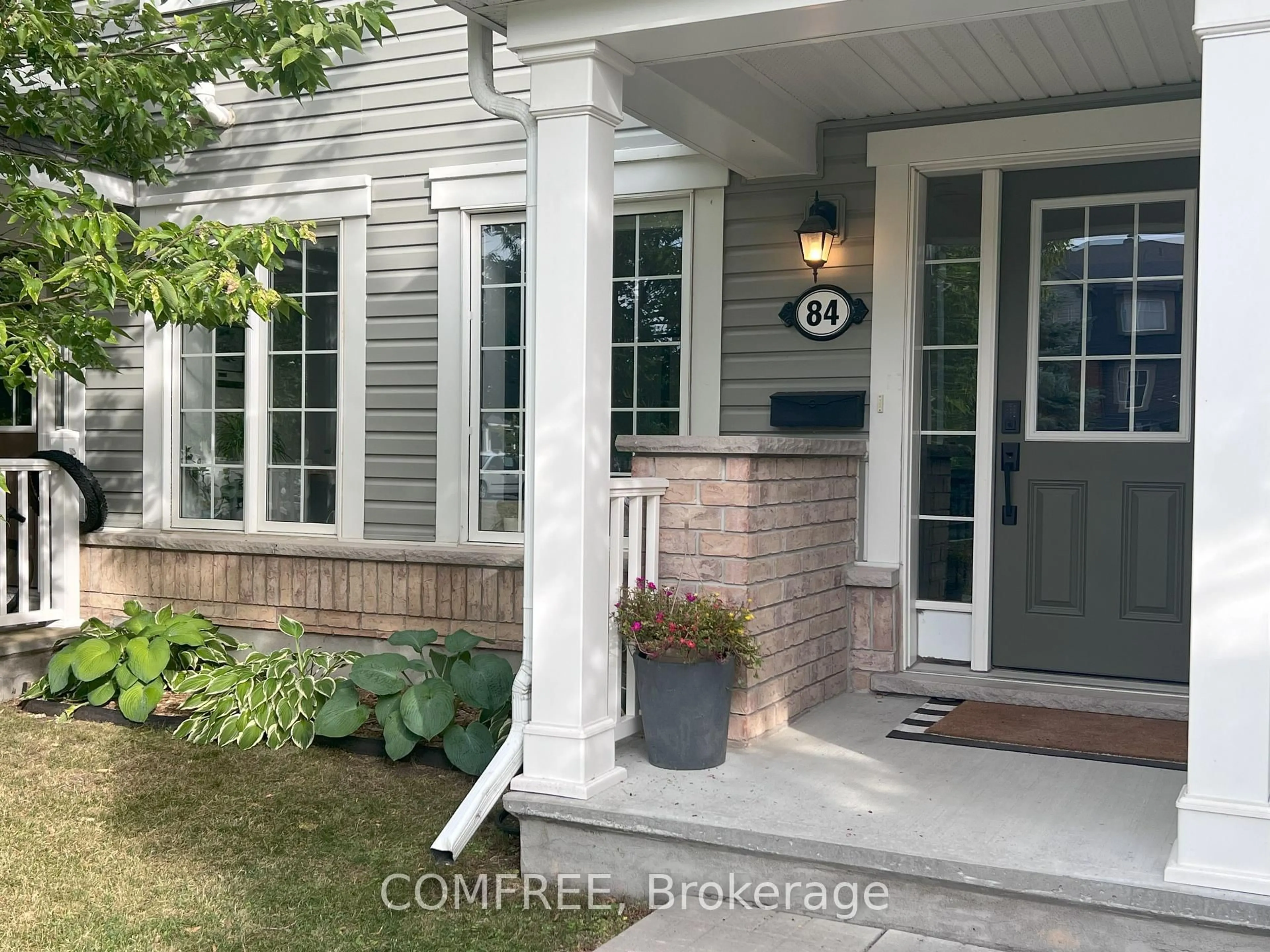 Indoor entryway for 84 Brisote Lane, Stittsville Ontario K2S 0V3