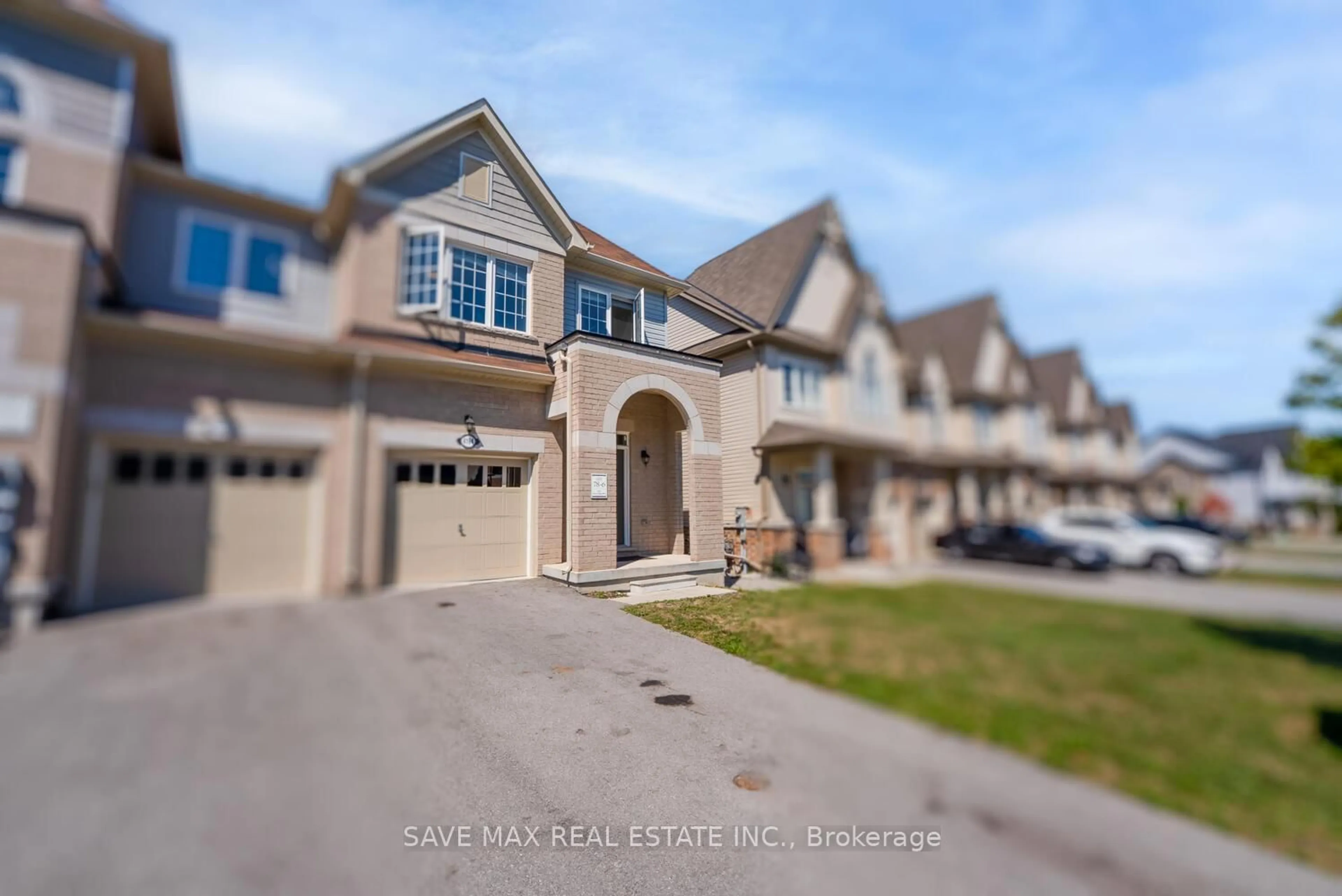 A pic from outside/outdoor area/front of a property/back of a property/a pic from drone, street for 4194 Cherry Heights Blvd, Lincoln Ontario L3J 0R3