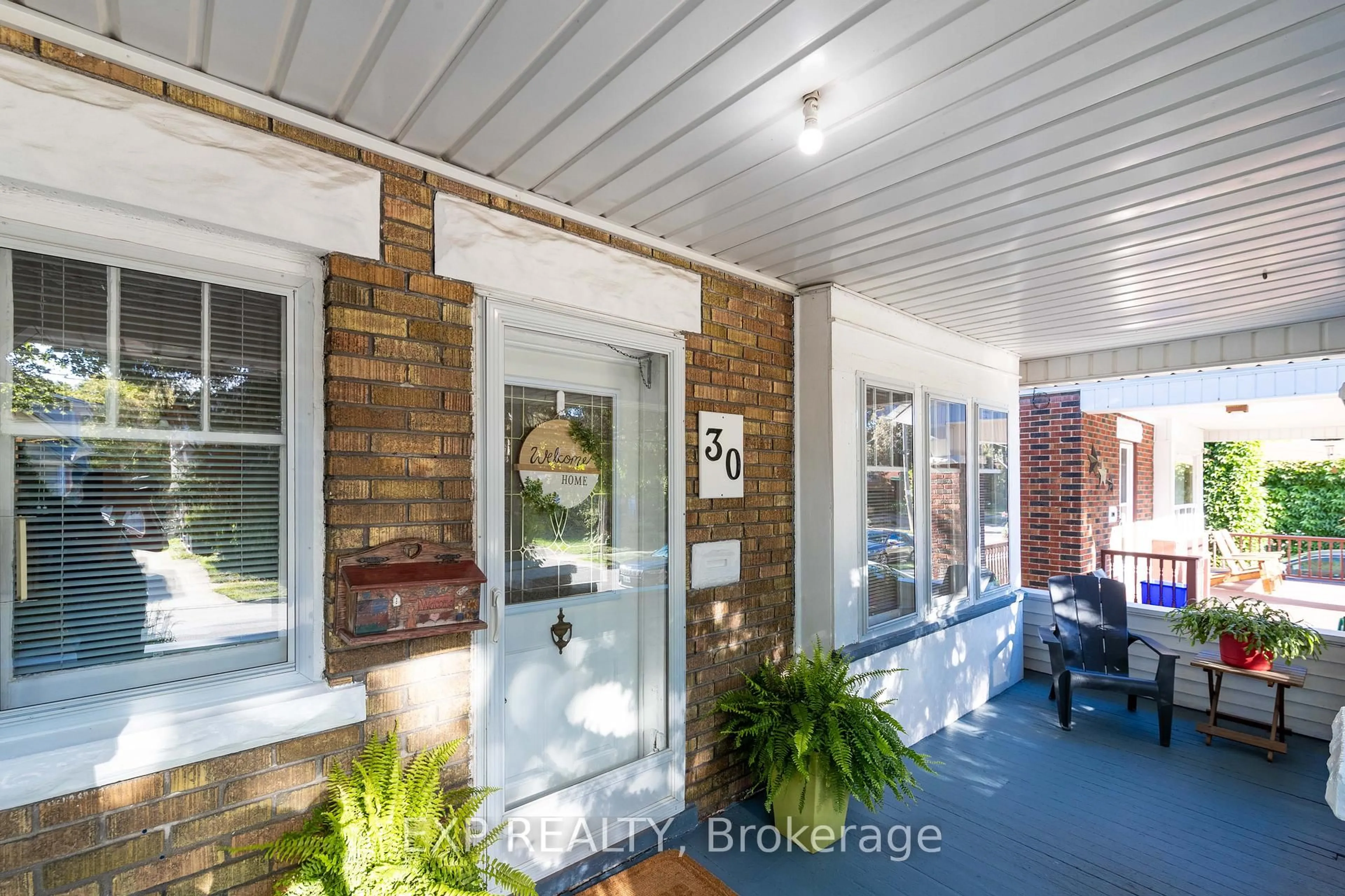 Indoor entryway for 30 Troy St, Kitchener Ontario N2H 1L8