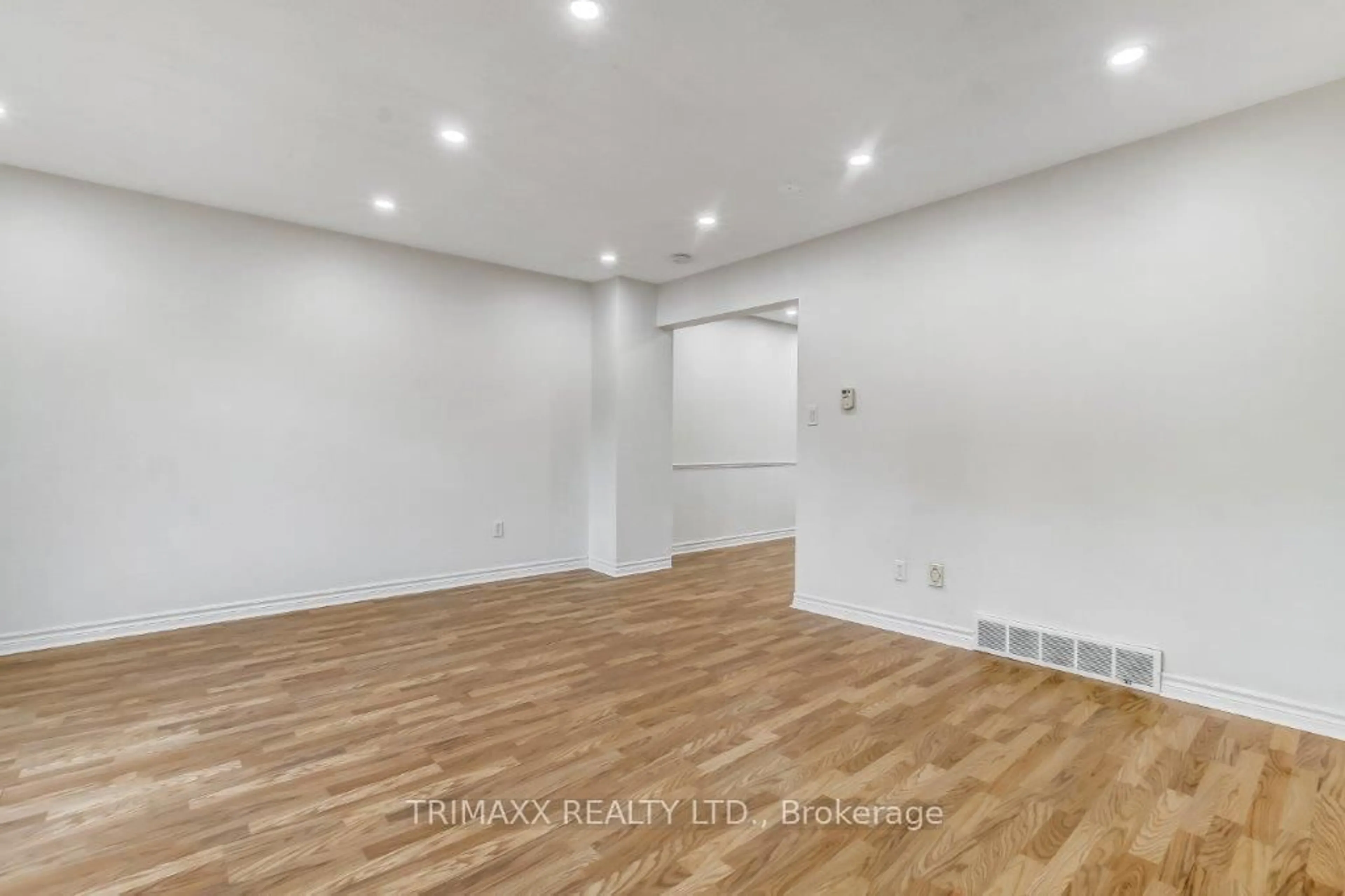 A pic of a room for 5 Aldersbrook Cres, London North Ontario N6G 3E1