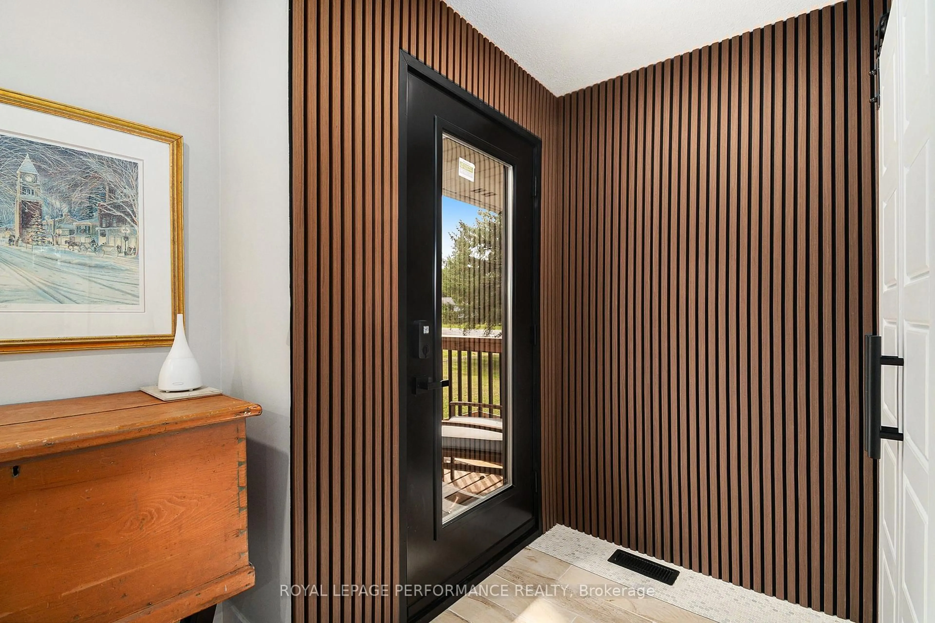 Indoor entryway for 934 Galaxie Ave, Ottawa Ontario K4B 1M5