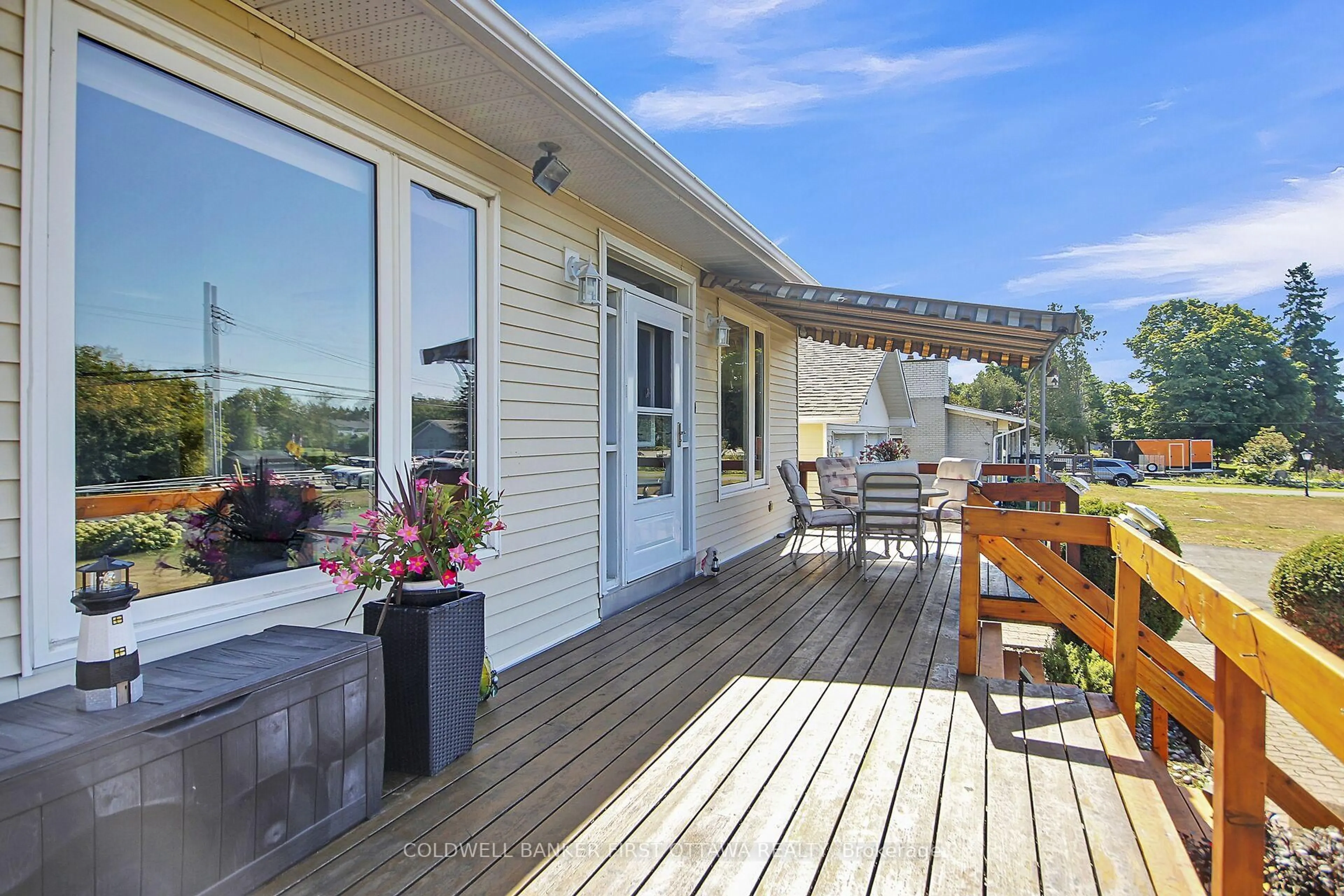 Patio, water/lake/river/ocean view for 1887 River Rd, Ottawa Ontario K4M 1B4