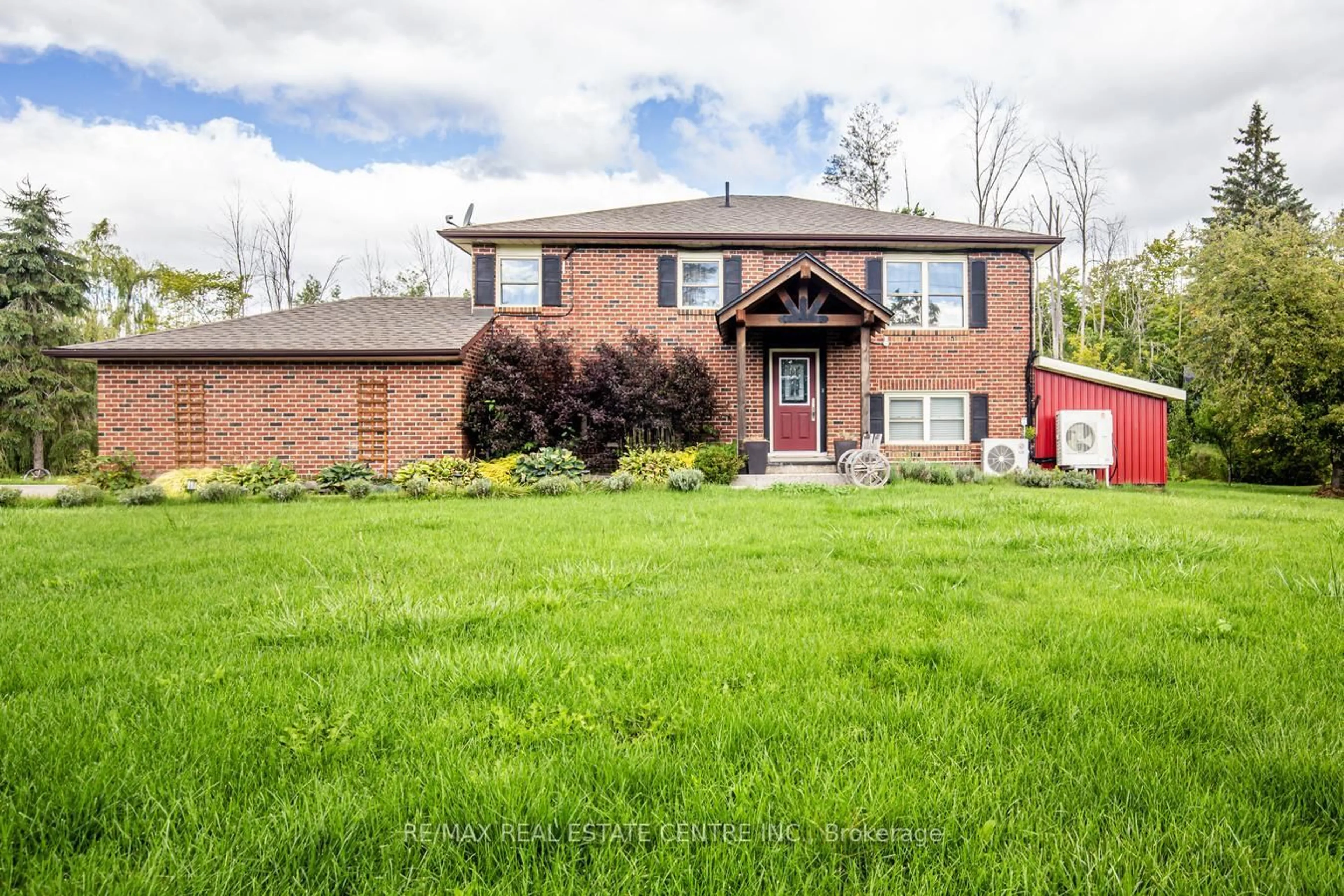 Home with brick exterior material, unknown for 9438 Wellington Rd 42 Rd, Erin Ontario N0B 1H0