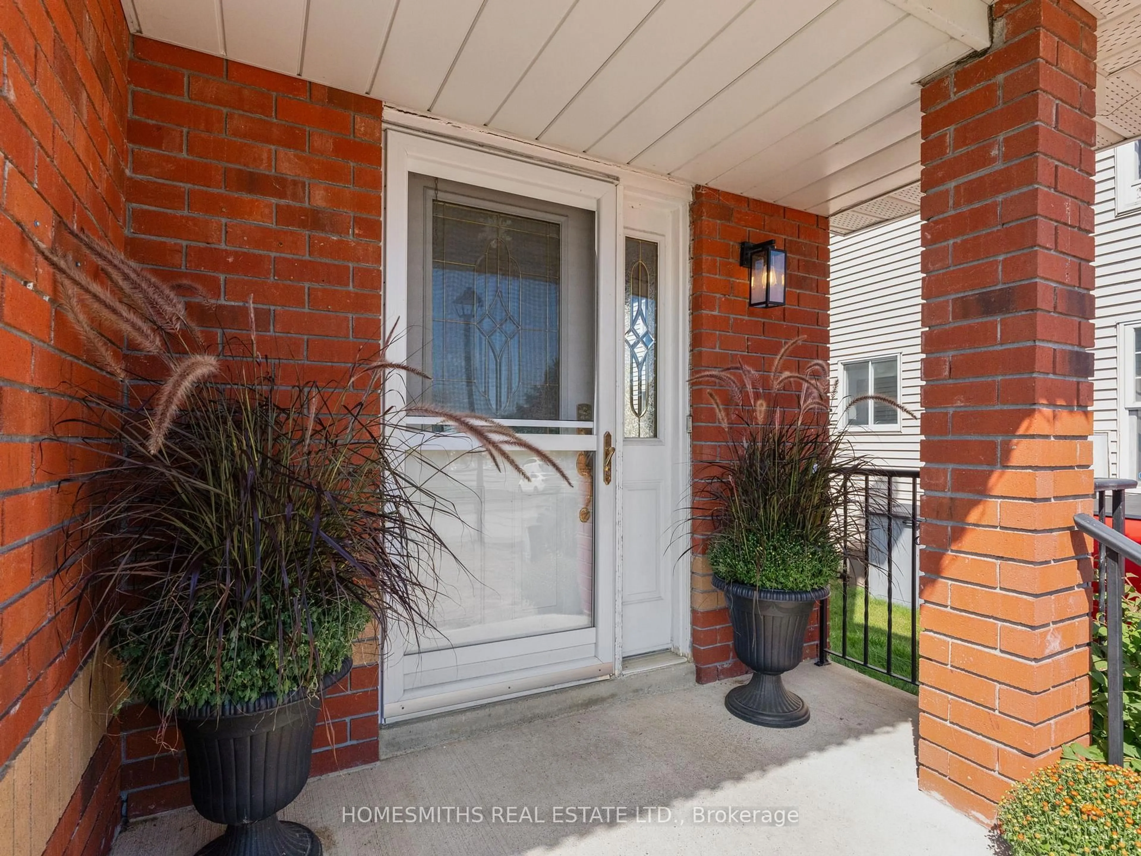 Indoor entryway for 954 Fairbanks Rd, Cobourg Ontario K9A 5H1