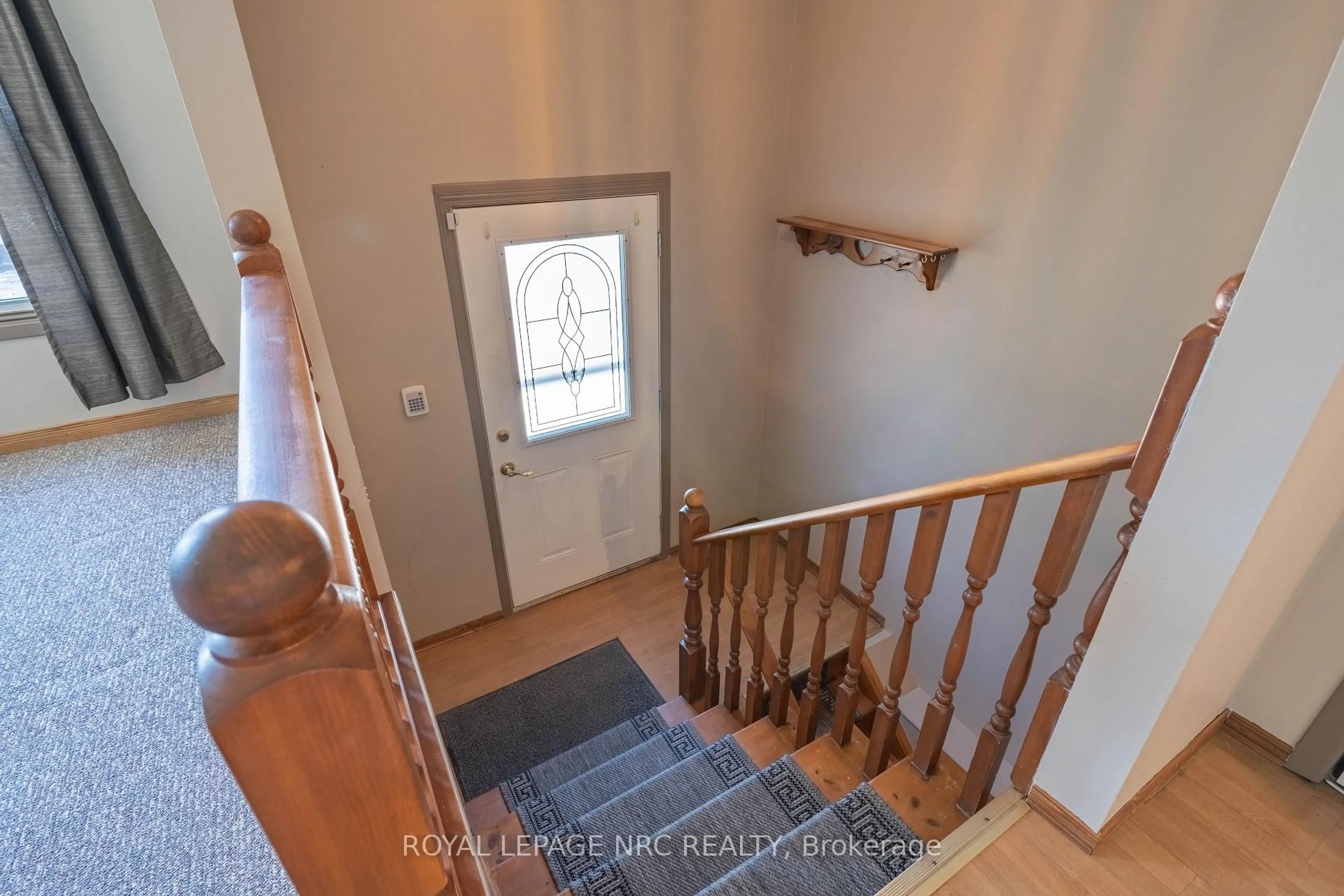 Unknown for 31 Station St, Welland Ontario L3C 5K8
