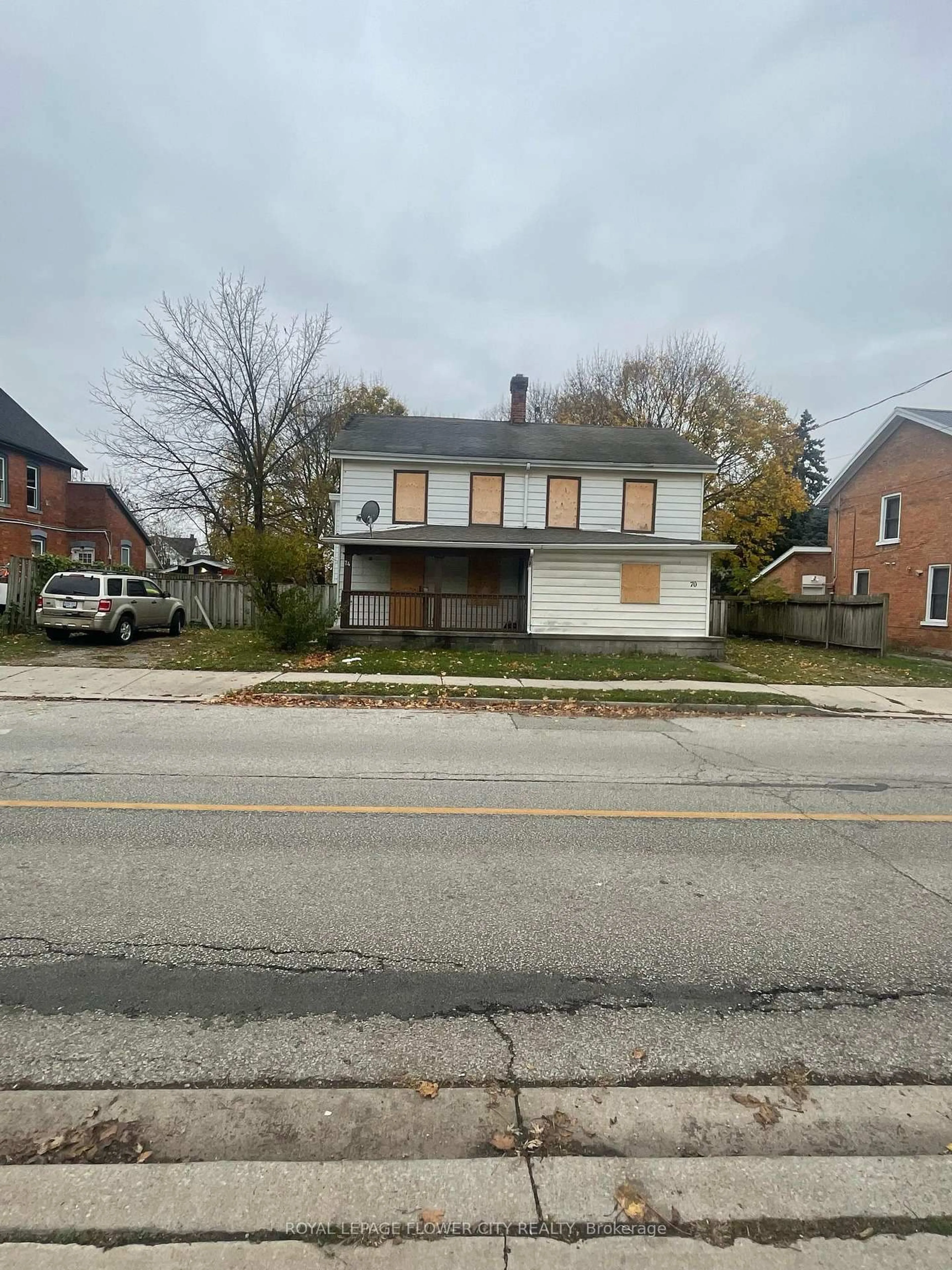 Unknown for 70 -74 Raleigh St, Chatham-Kent Ontario N7M 2M8
