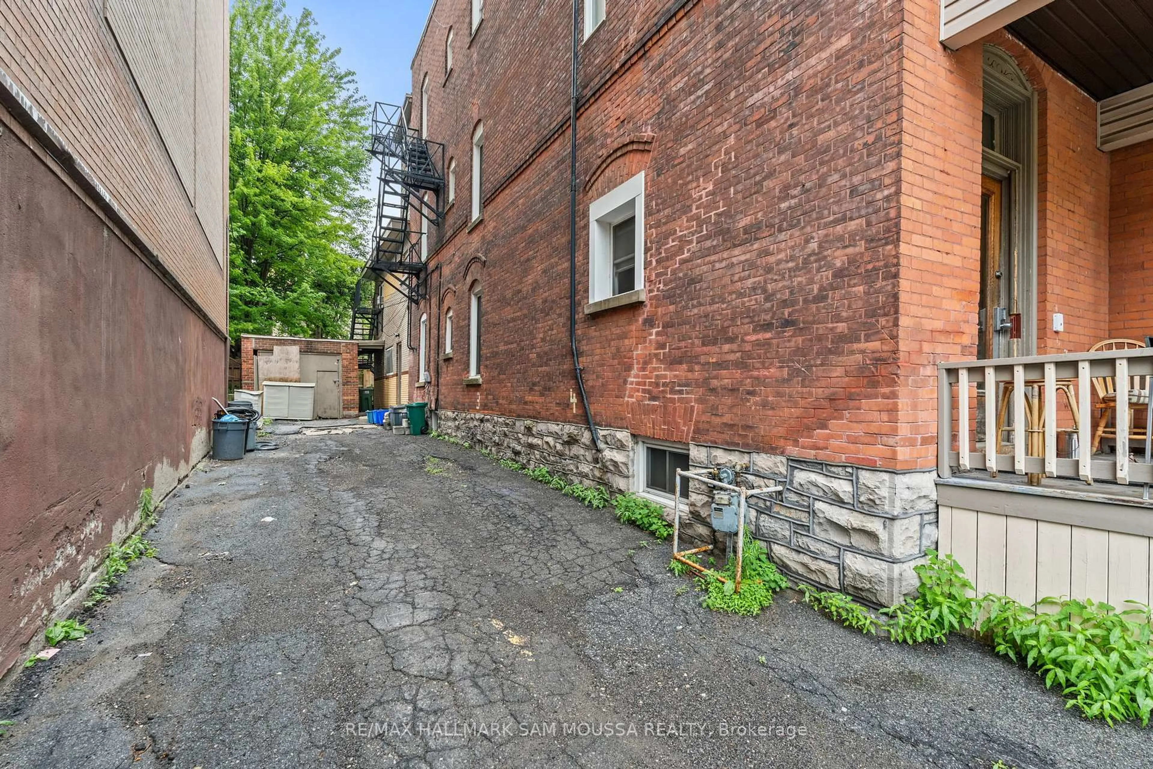 Patio, street for 315 Waverley St, Ottawa Ontario K2P 0V9