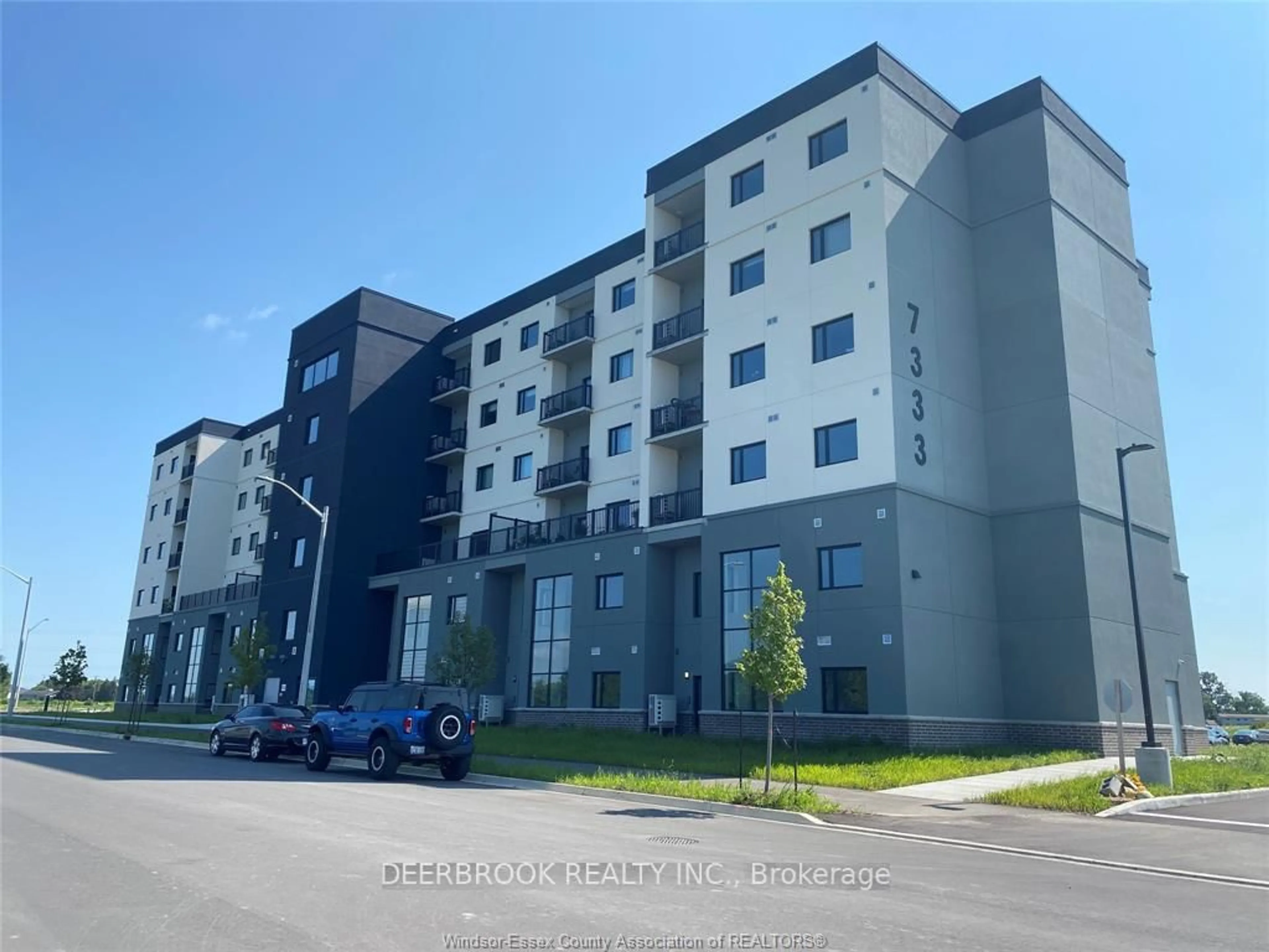A pic from outside/outdoor area/front of a property/back of a property/a pic from drone, building for 7333 Meo Blvd, LaSalle Ontario N9H 0P4