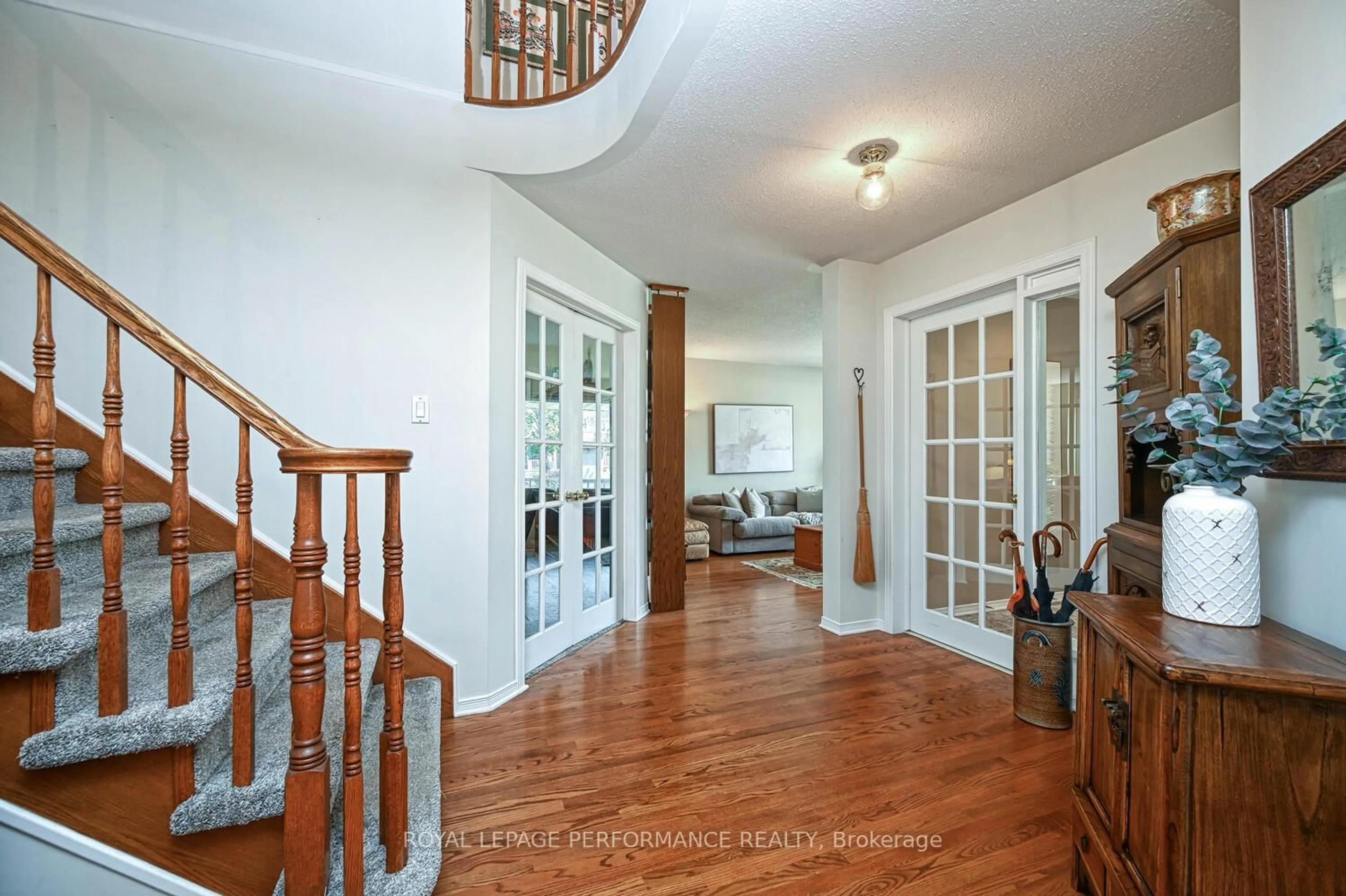 Indoor entryway for 3026 Sable Ridge Dr, Ottawa Ontario K1T 3R9