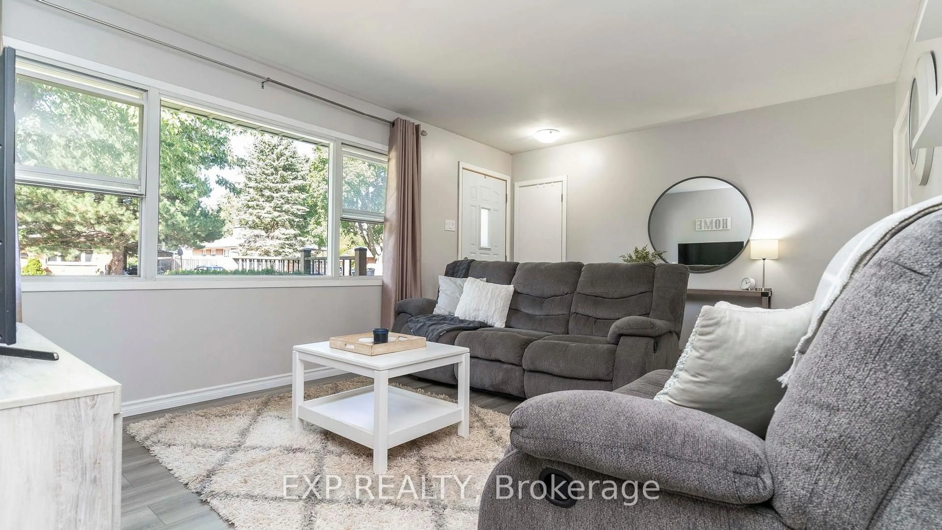 Living room with furniture, unknown for 129 Burnside Dr, London East Ontario N5V 1B4