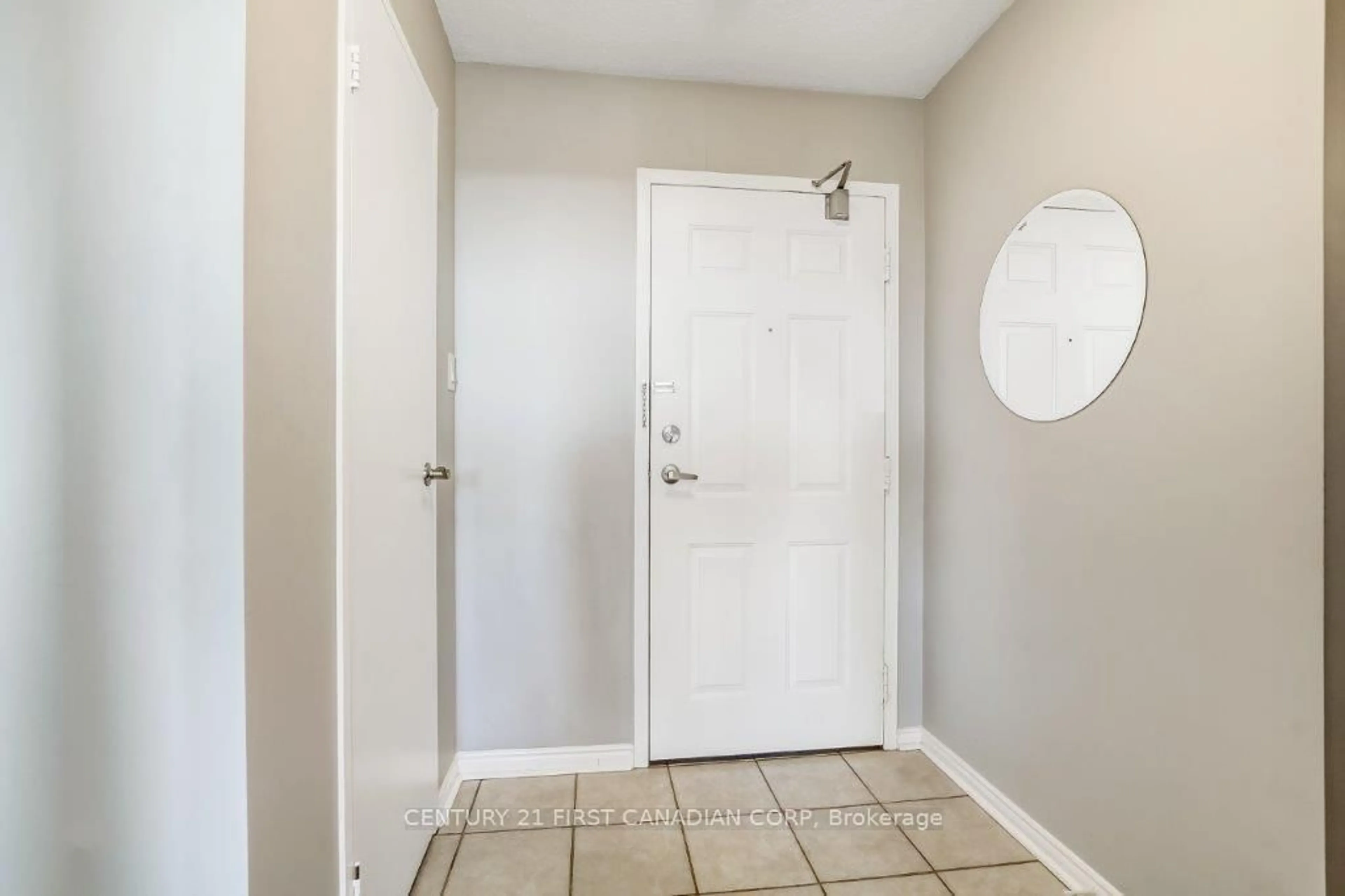 Indoor entryway for 1600 Adelaide St #909, London North Ontario N5X 3H6