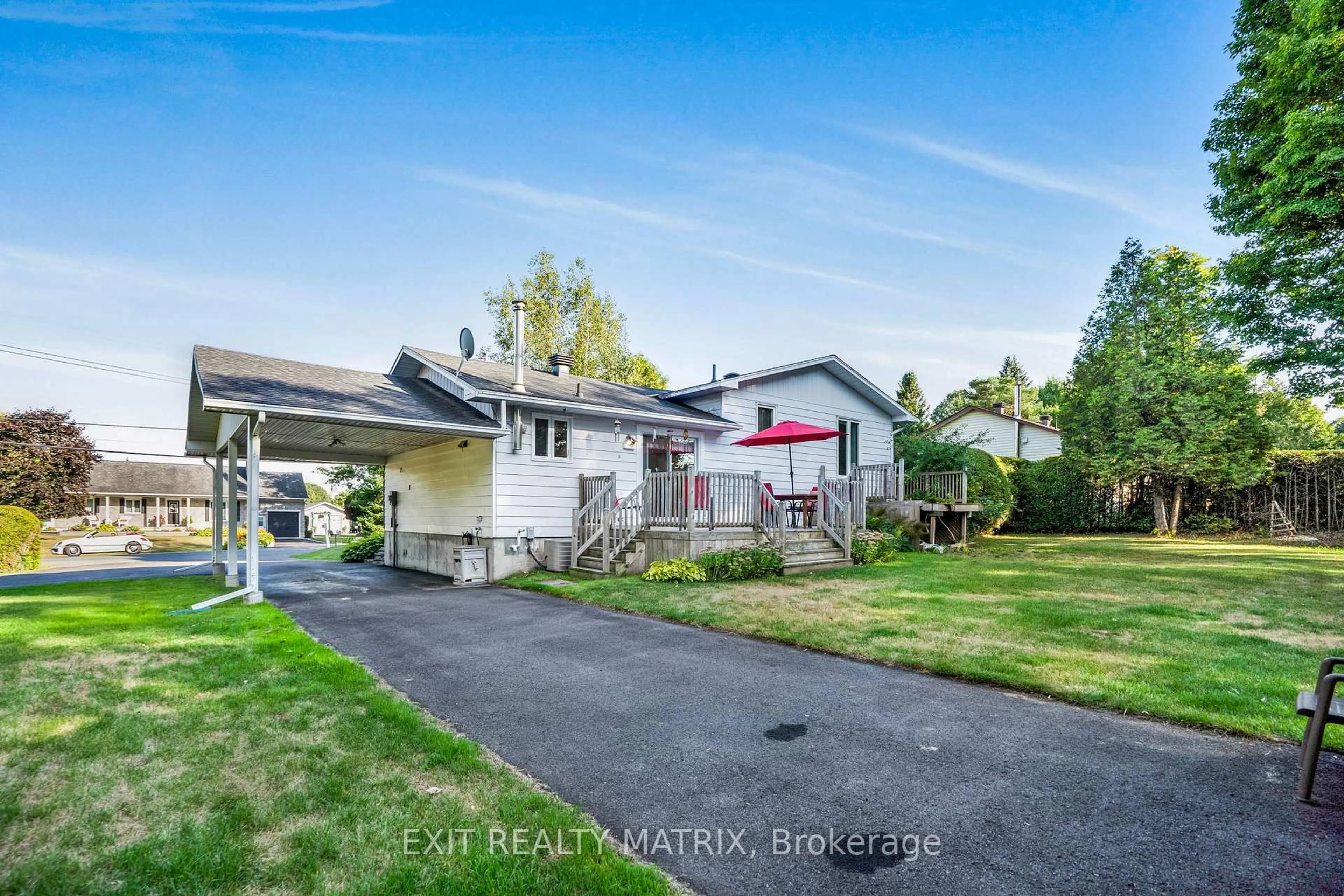 A pic from outside/outdoor area/front of a property/back of a property/a pic from drone, street for 112 Eliza St, Champlain Ontario K0B 1K0