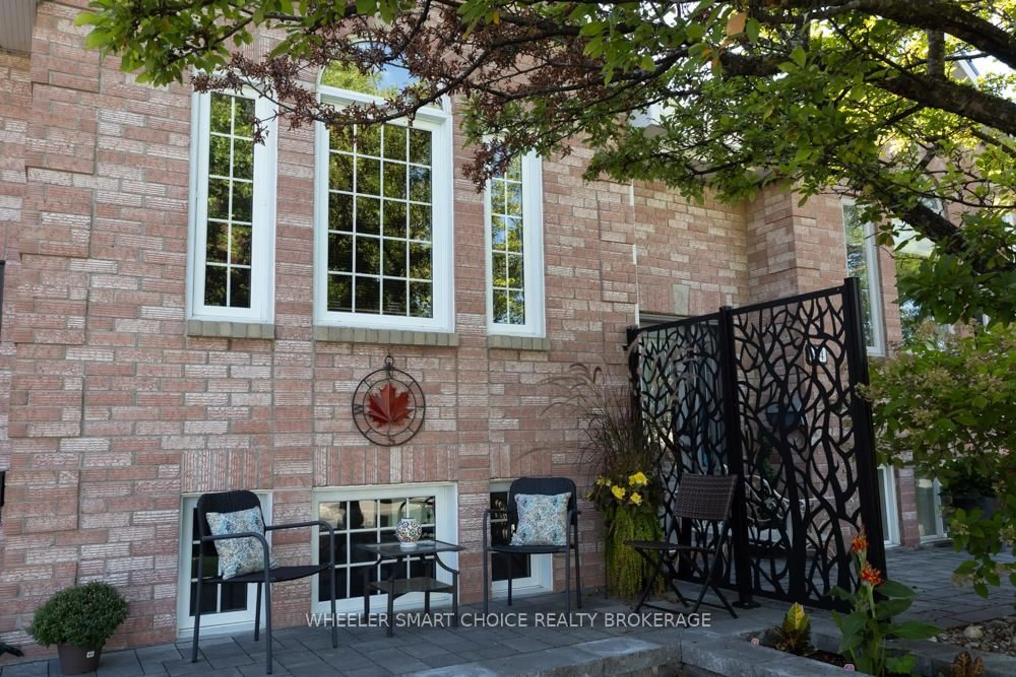 Unknown for 402 Ellen Ave, Cornwall Ontario K6J 5W1