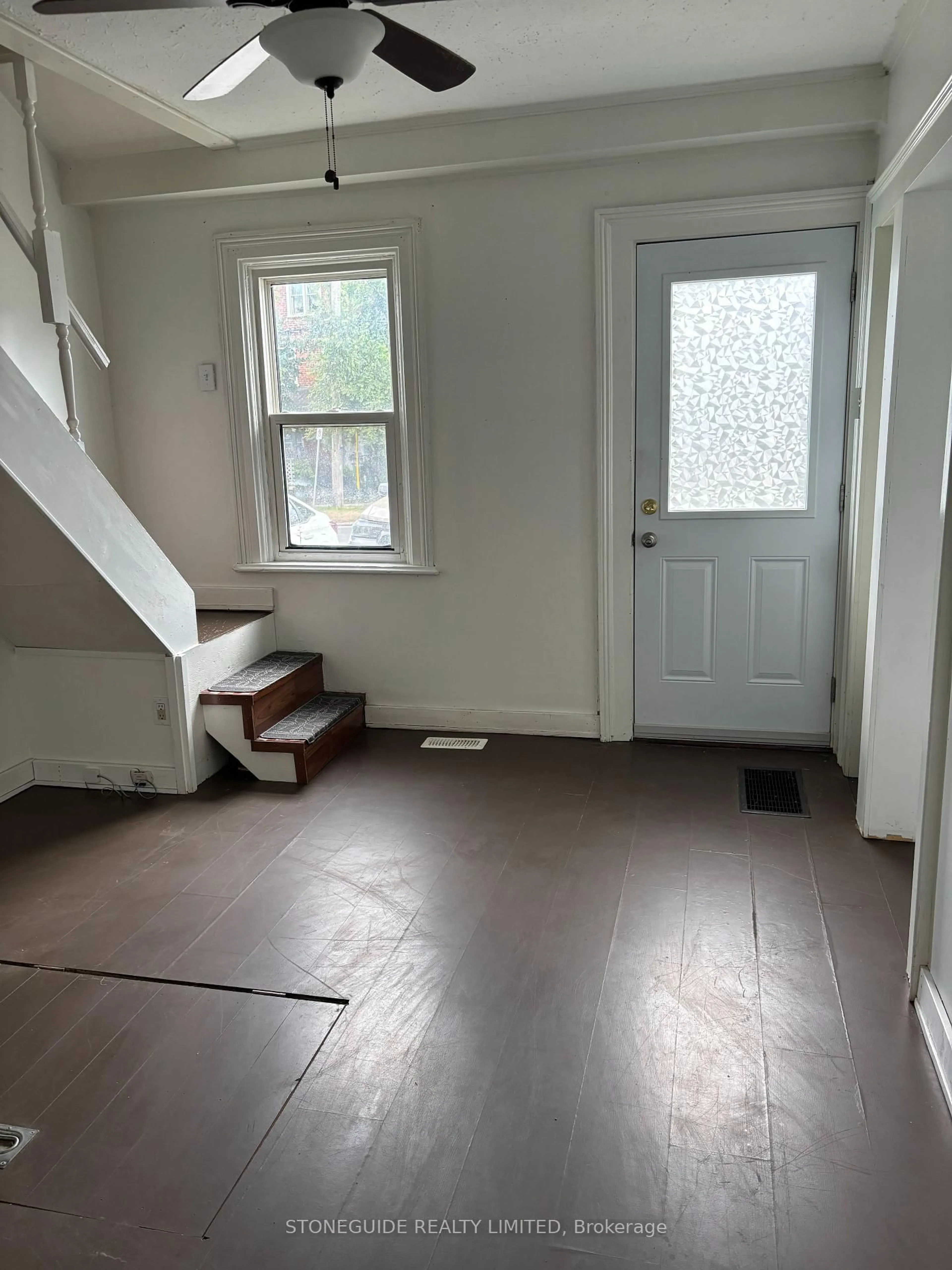 A pic of a room for 510 Sherbrooke St, Peterborough Ontario K9J 2P3
