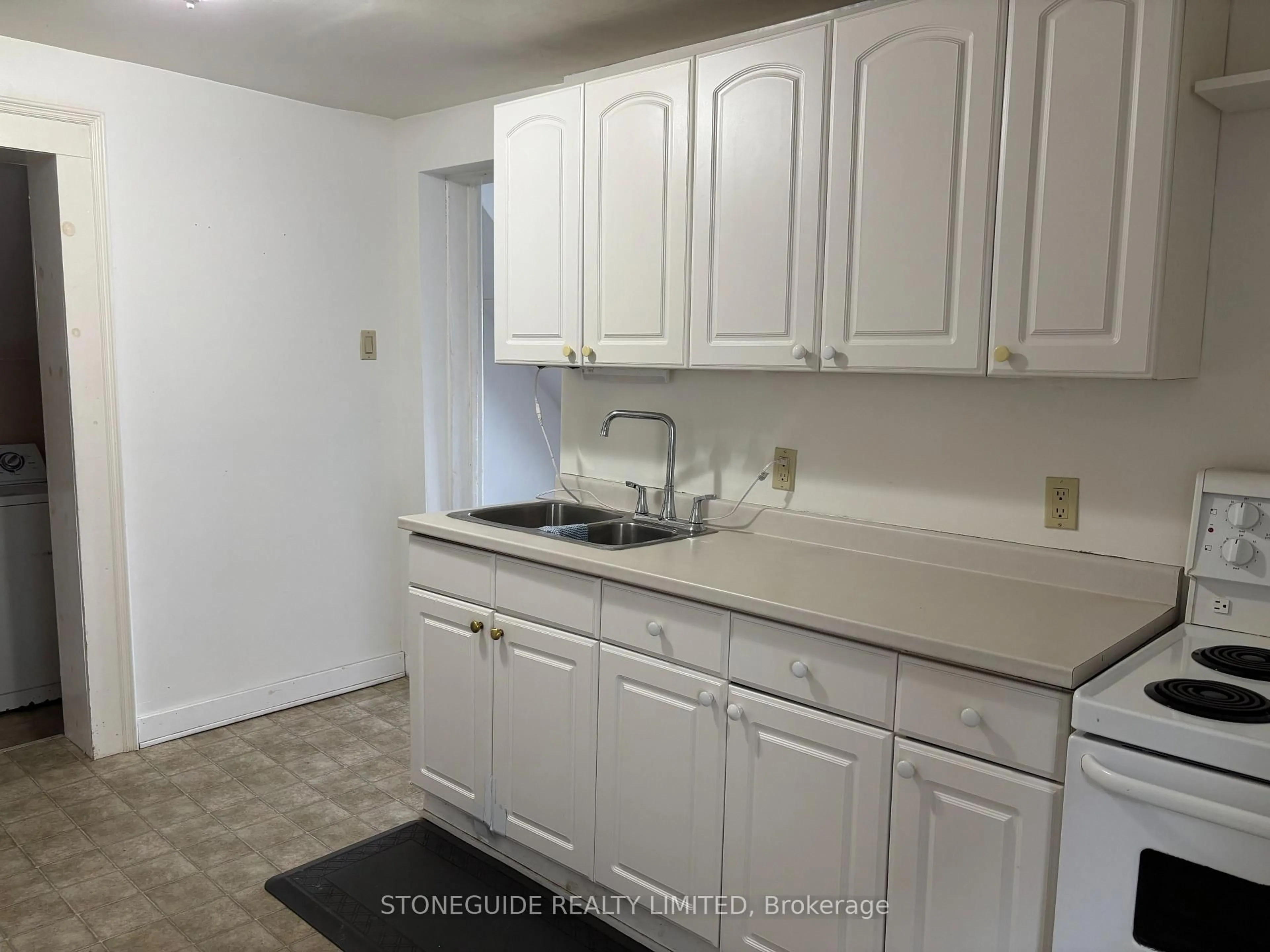 Standard kitchen, unknown for 510 Sherbrooke St, Peterborough Ontario K9J 2P3