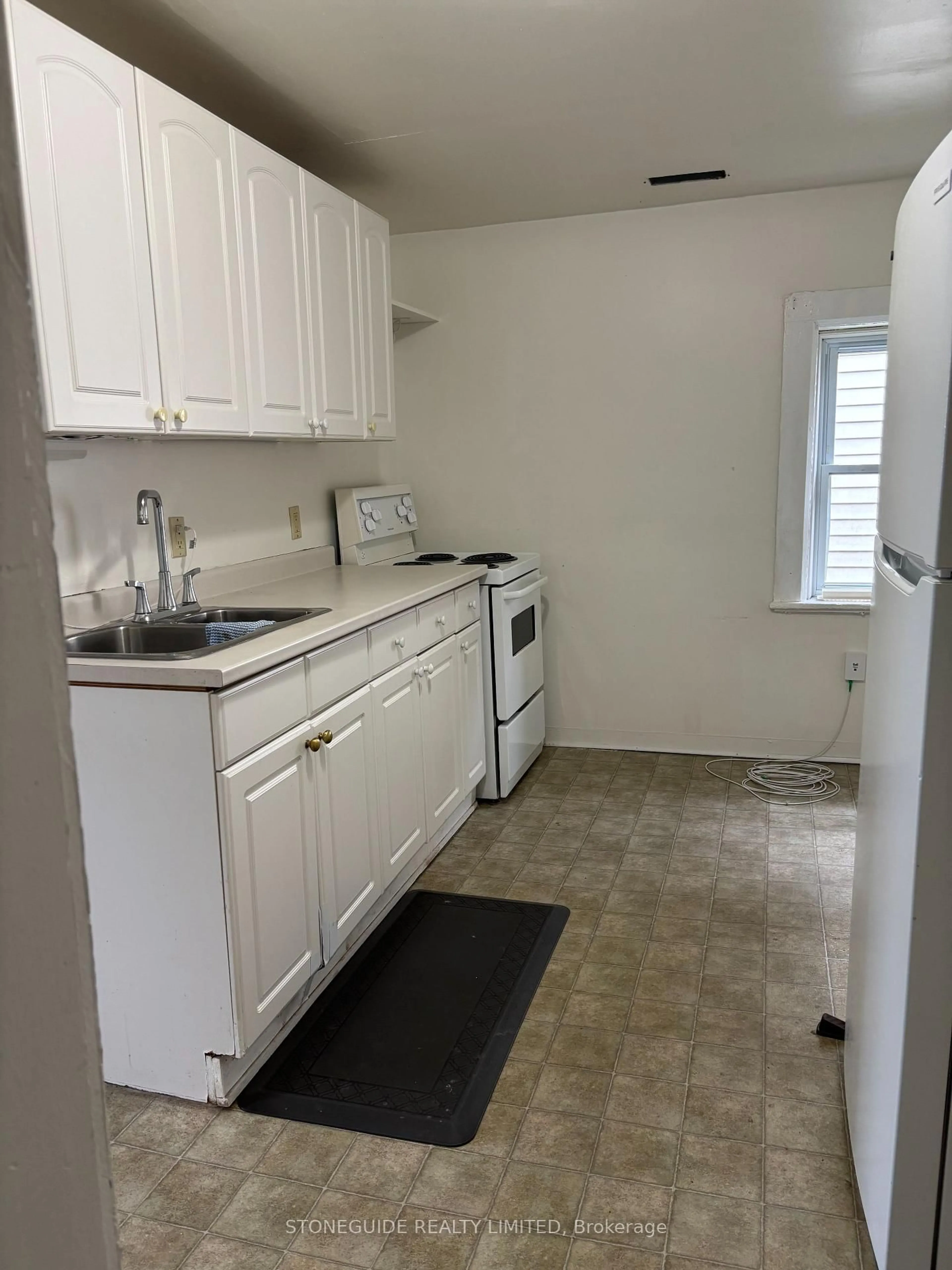 Standard kitchen, unknown for 510 Sherbrooke St, Peterborough Ontario K9J 2P3