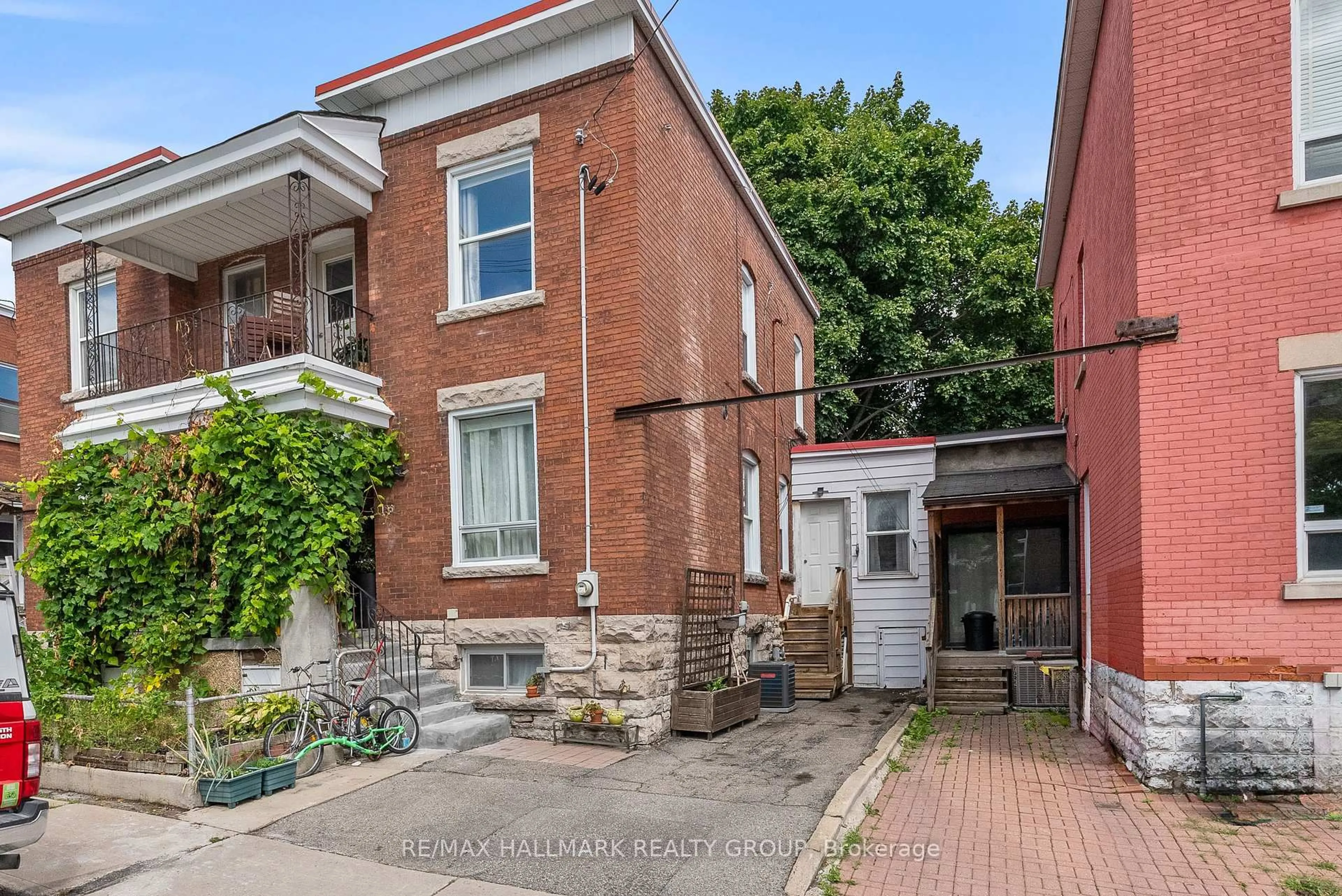 Home with brick exterior material, street for 155 Percy St, Ottawa Ontario K1R 6E4