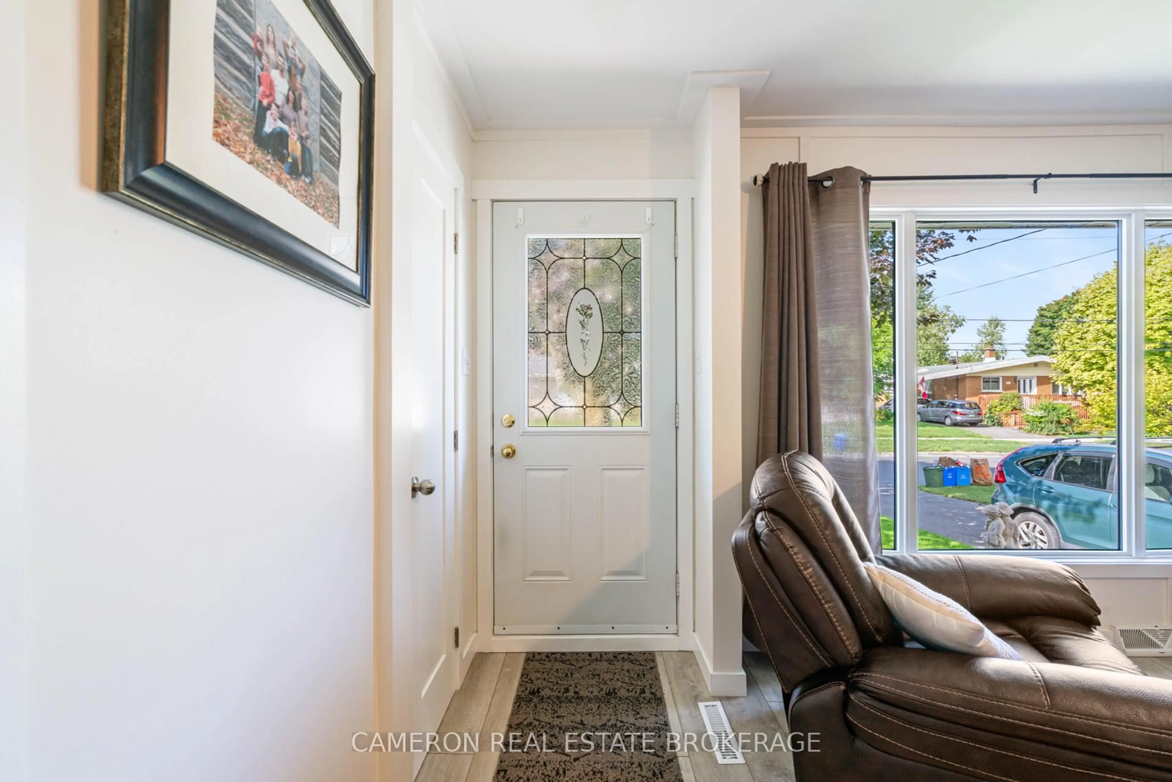 Indoor entryway for 306 Leonia St, Cornwall Ontario K6H 5M2