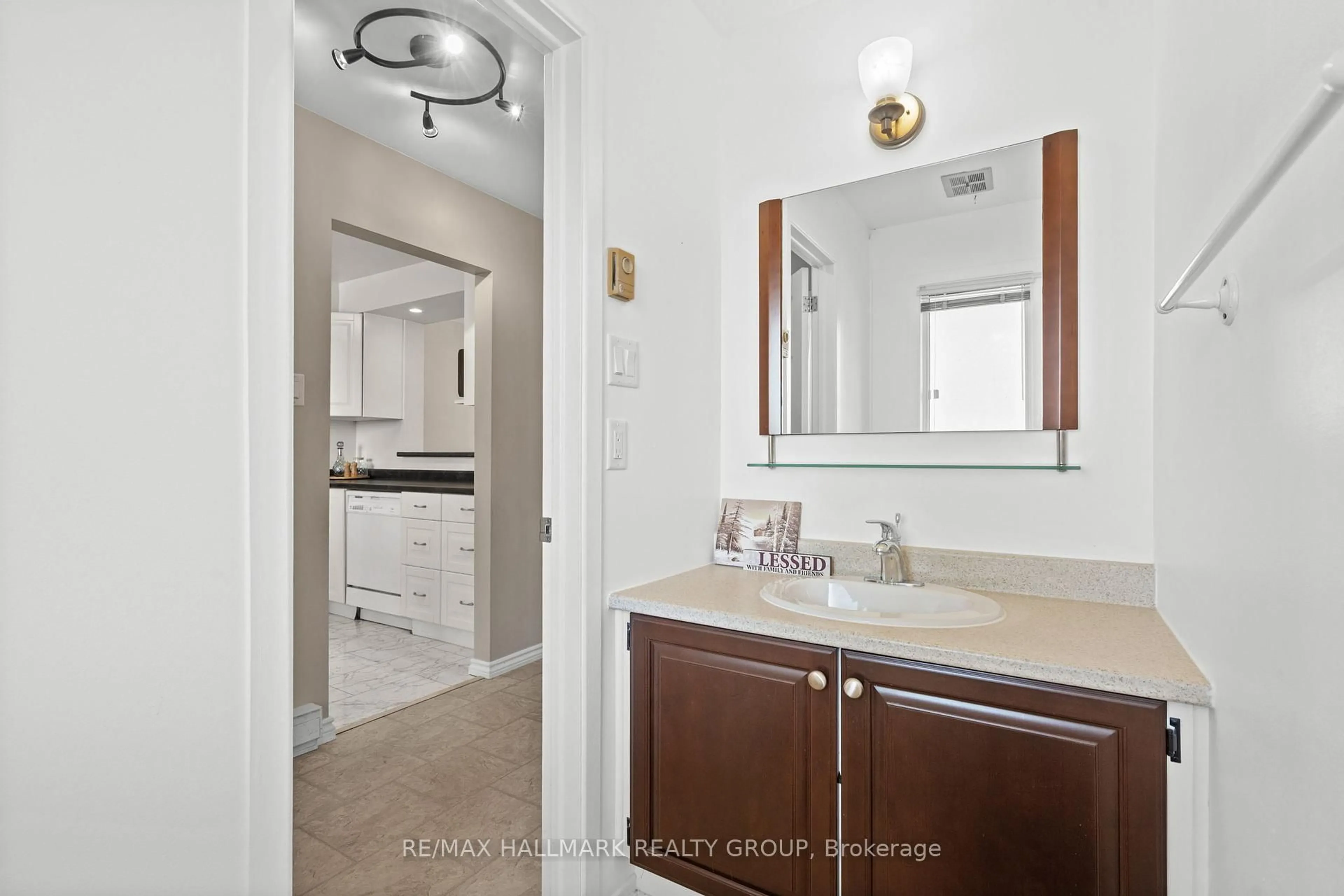 Standard bathroom, ceramic/tile floor for 3014 Olympic Way #88, Ottawa Ontario K1T 1Y4