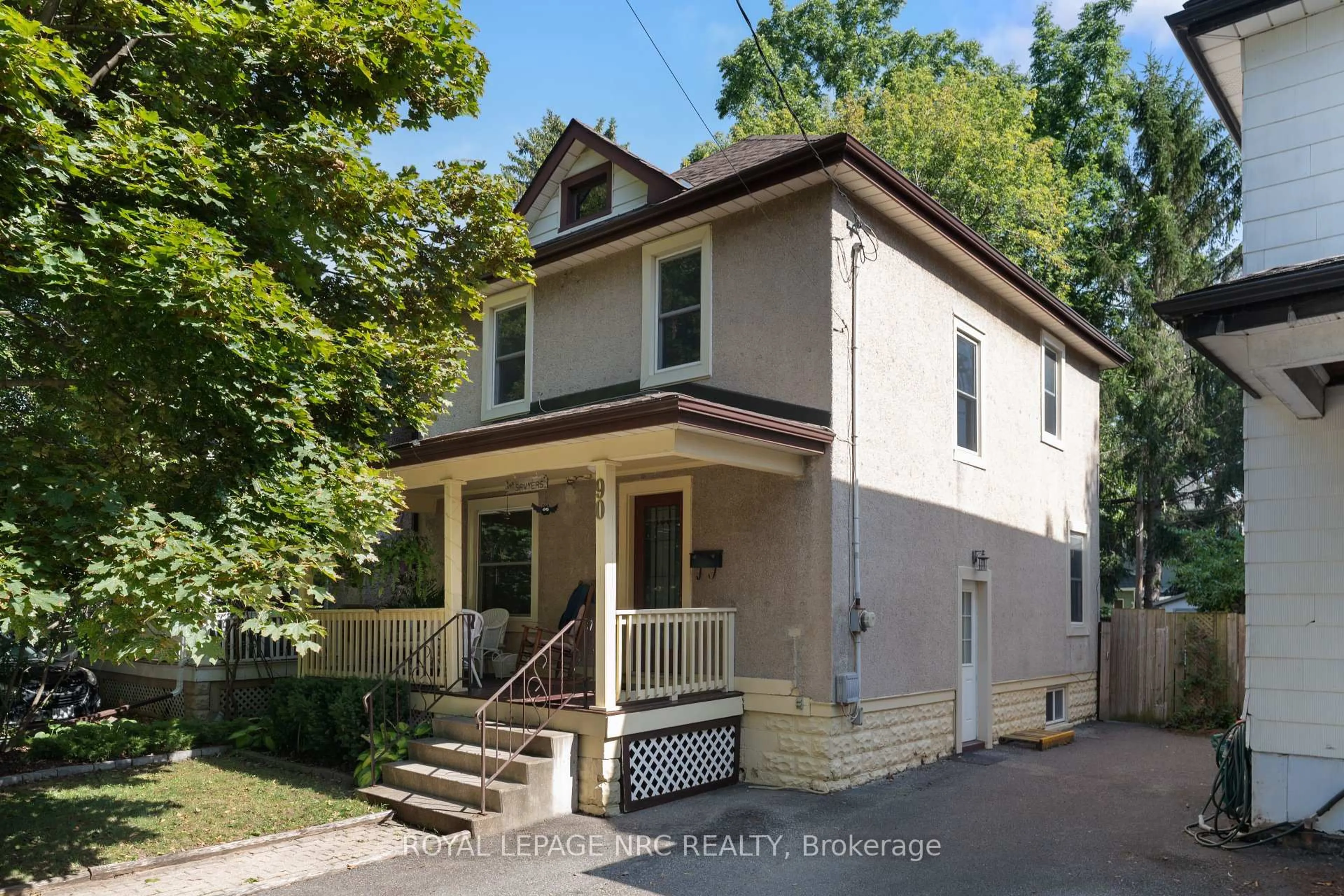 Unknown for 90 Chaplin Ave, St. Catharines Ontario L2R 2E7