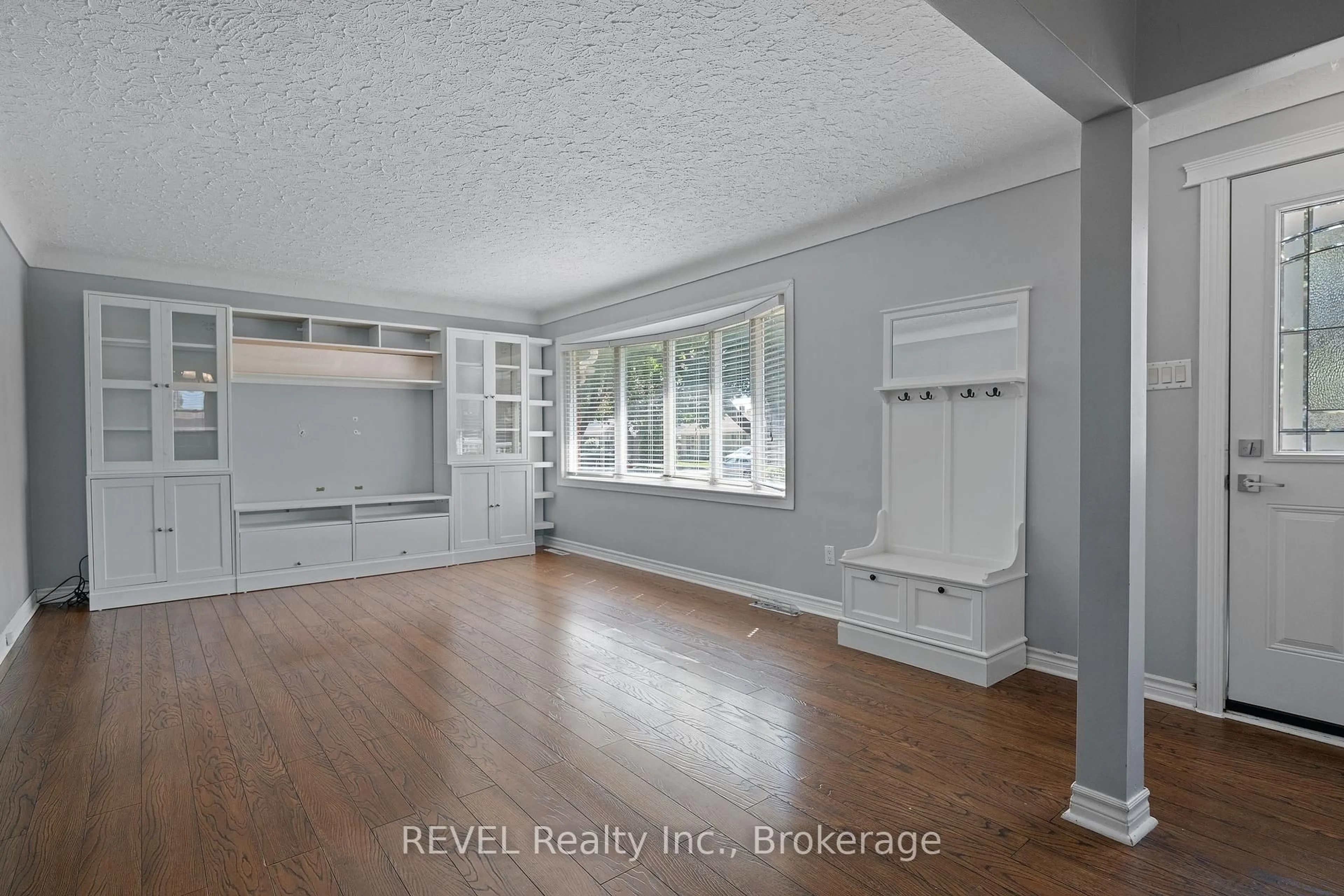 A pic of a room for 6571 Burdette Dr, Niagara Falls Ontario L2E 5H4