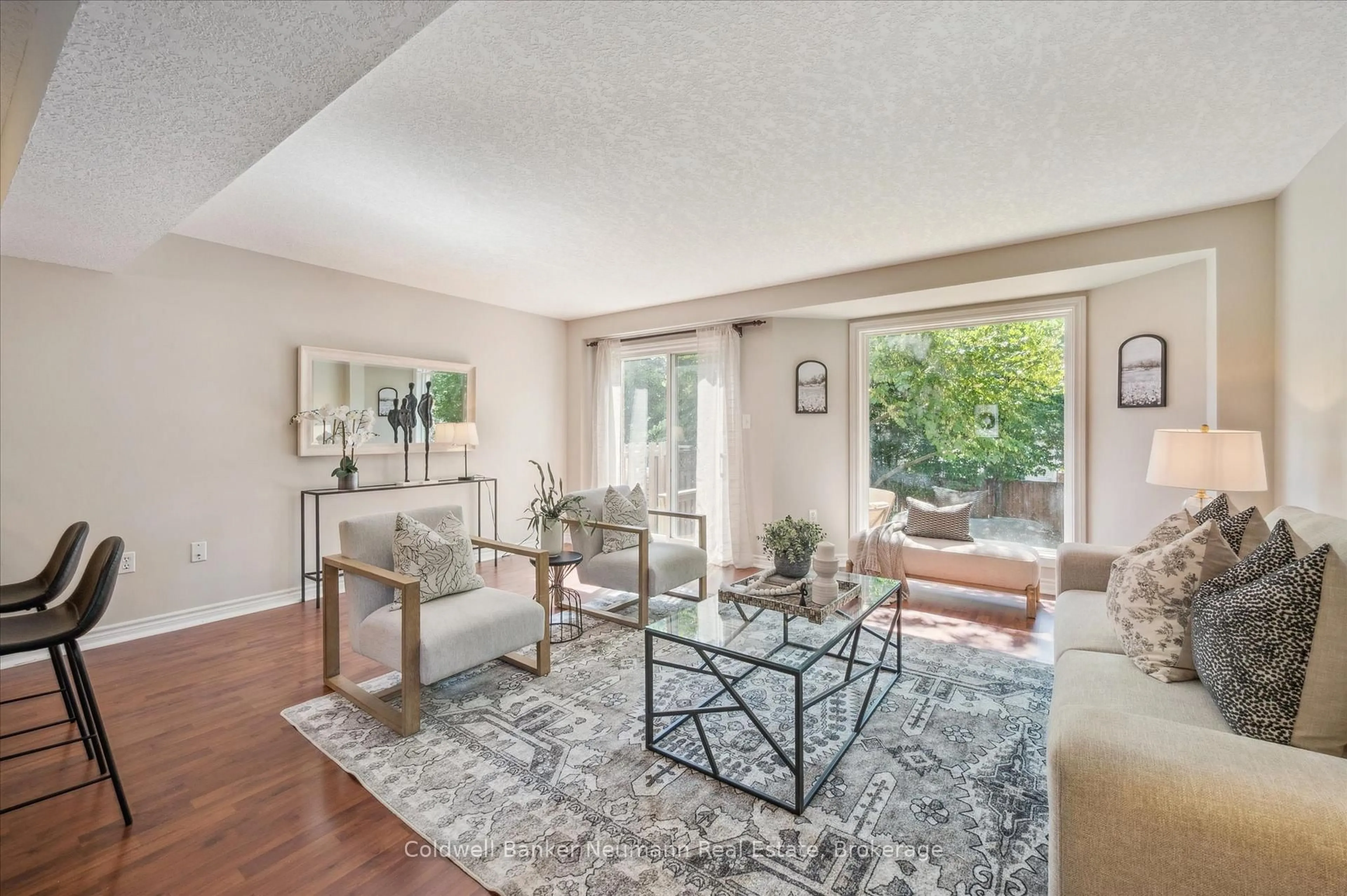 Living room with furniture, unknown for 50 Jordan Dr, Cambridge Ontario N3C 4E2