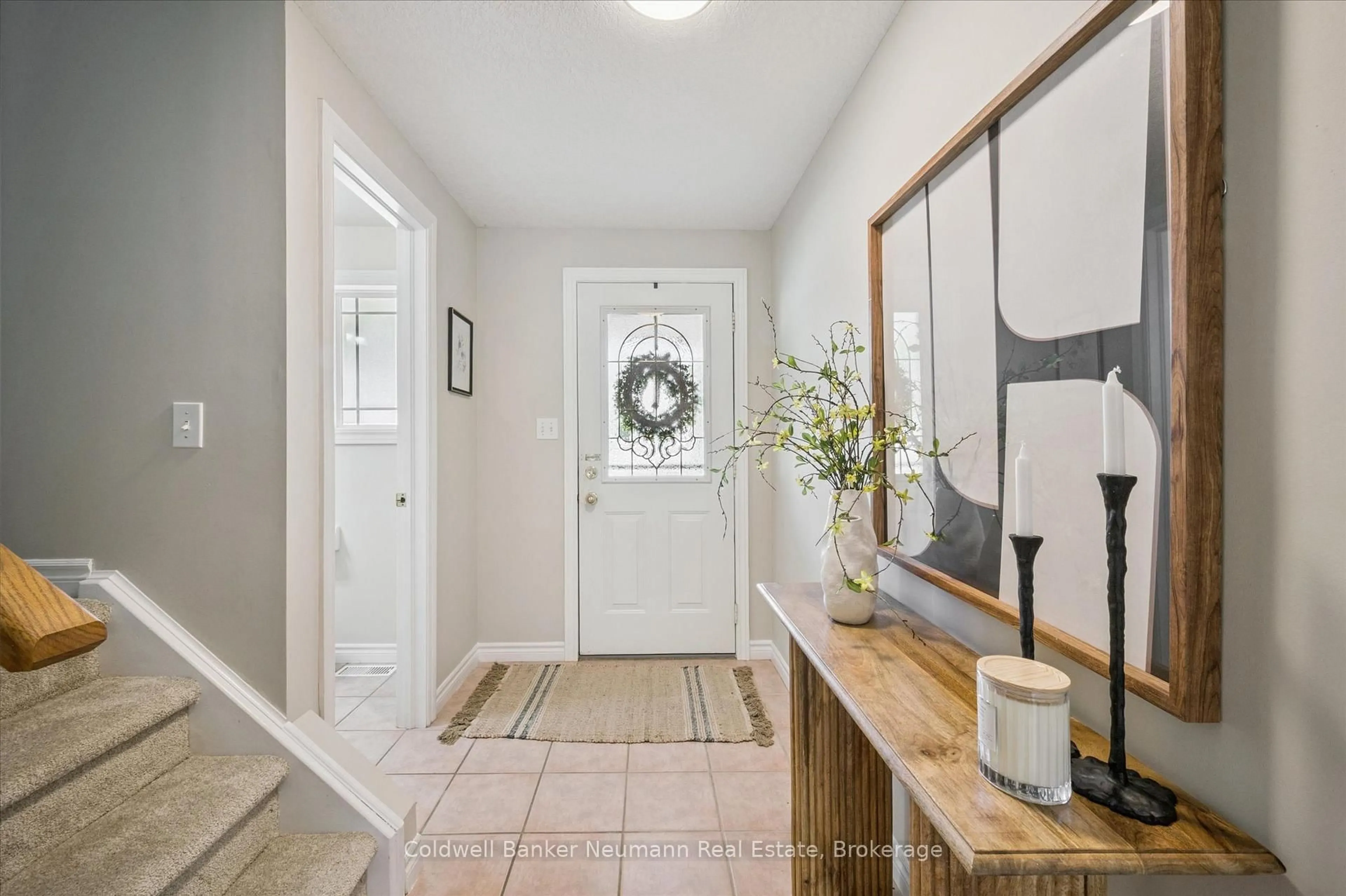 Indoor entryway for 50 Jordan Dr, Cambridge Ontario N3C 4E2