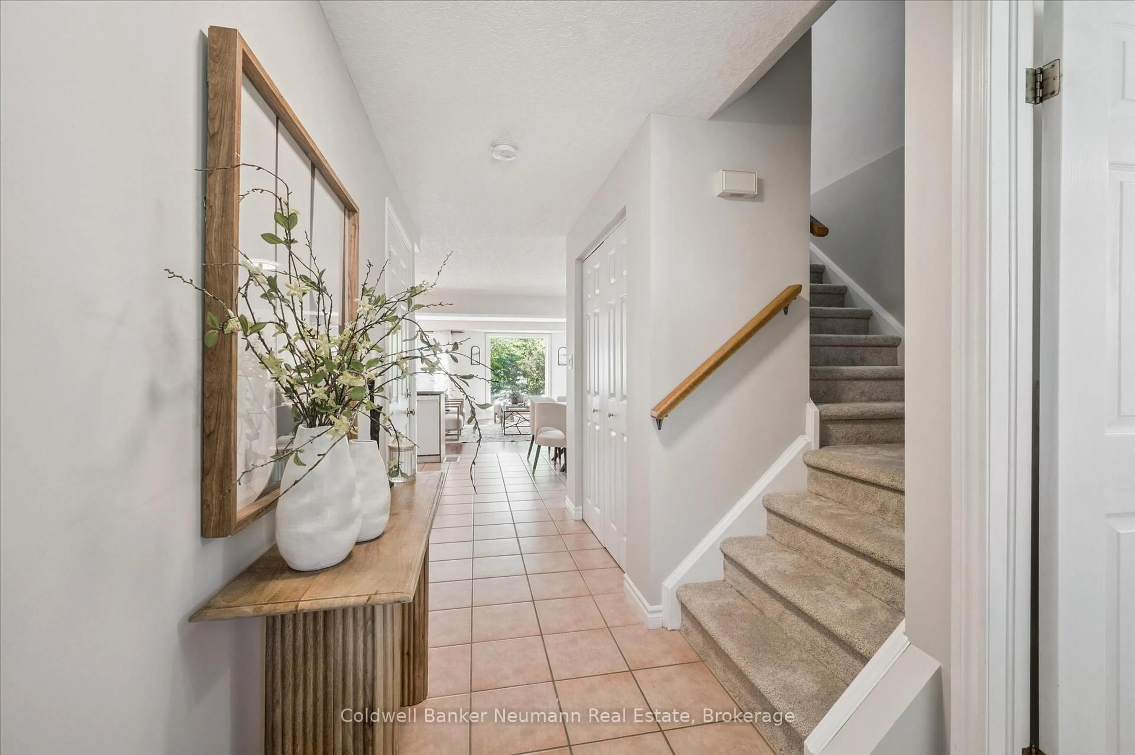 Indoor entryway for 50 Jordan Dr, Cambridge Ontario N3C 4E2