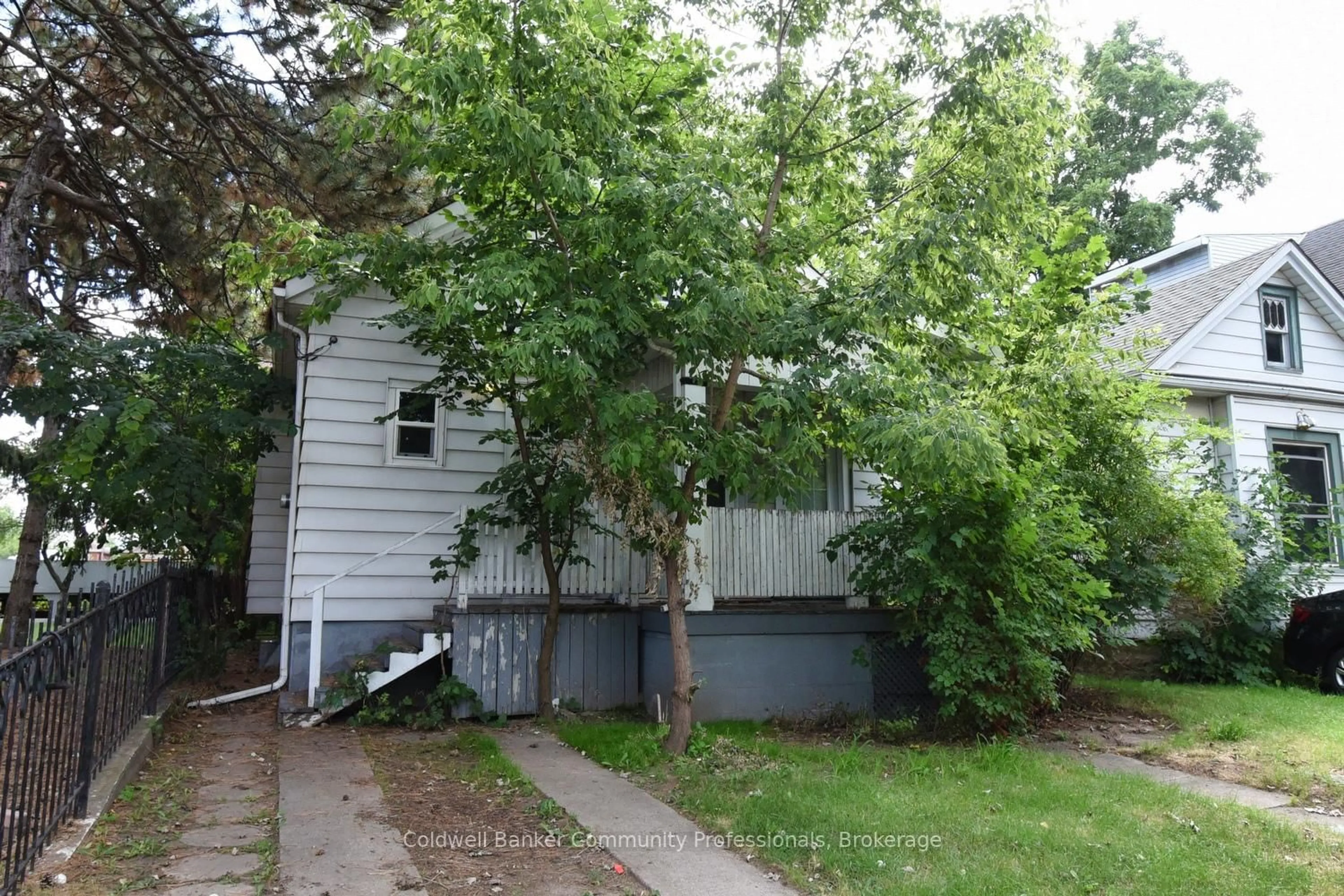 Shed for 167 Prospect St, Hamilton Ontario L8M 2Z5
