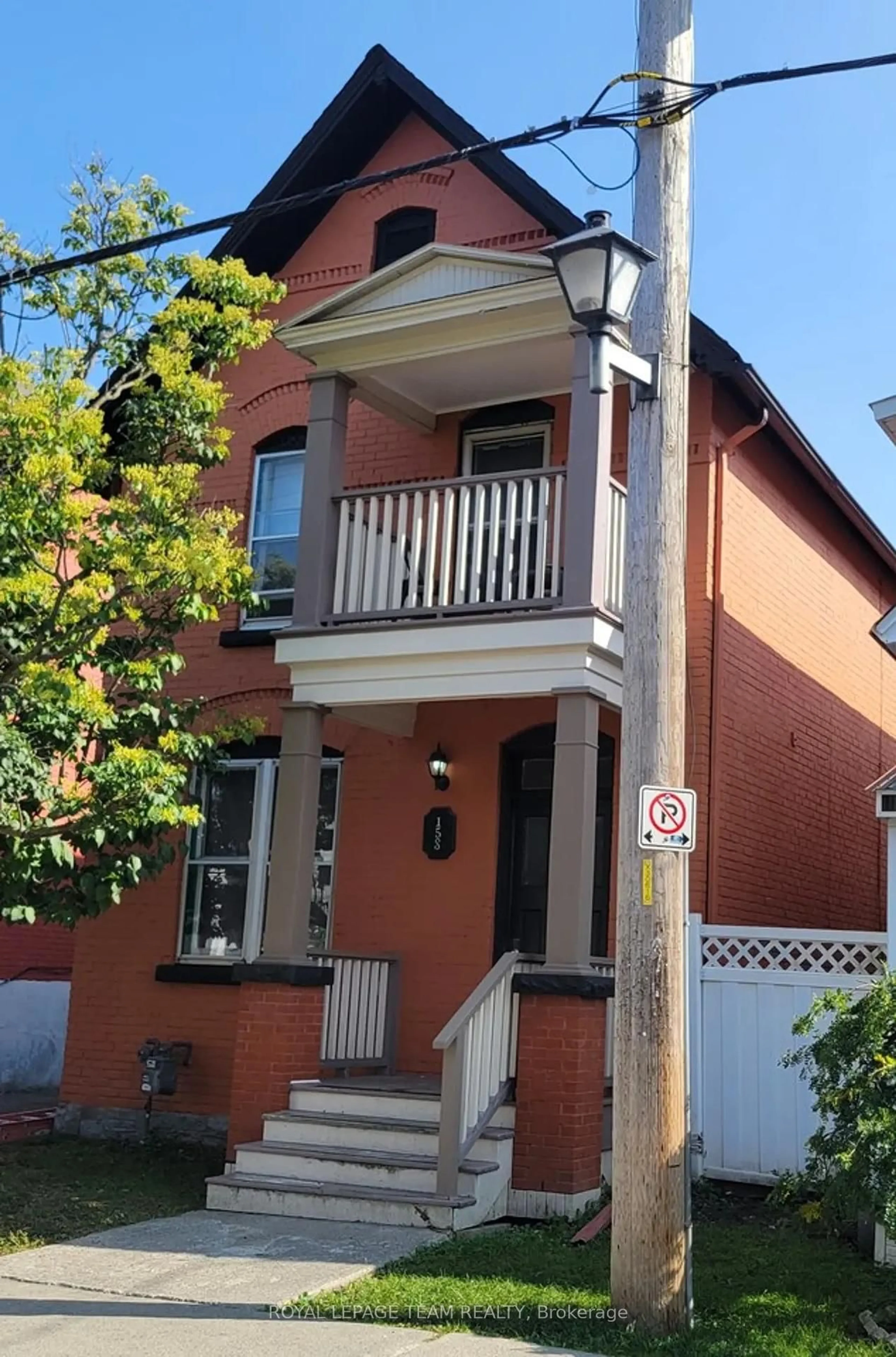 Home with brick exterior material, street for 158 St Andrew St, Ottawa Ontario K1N 5G4