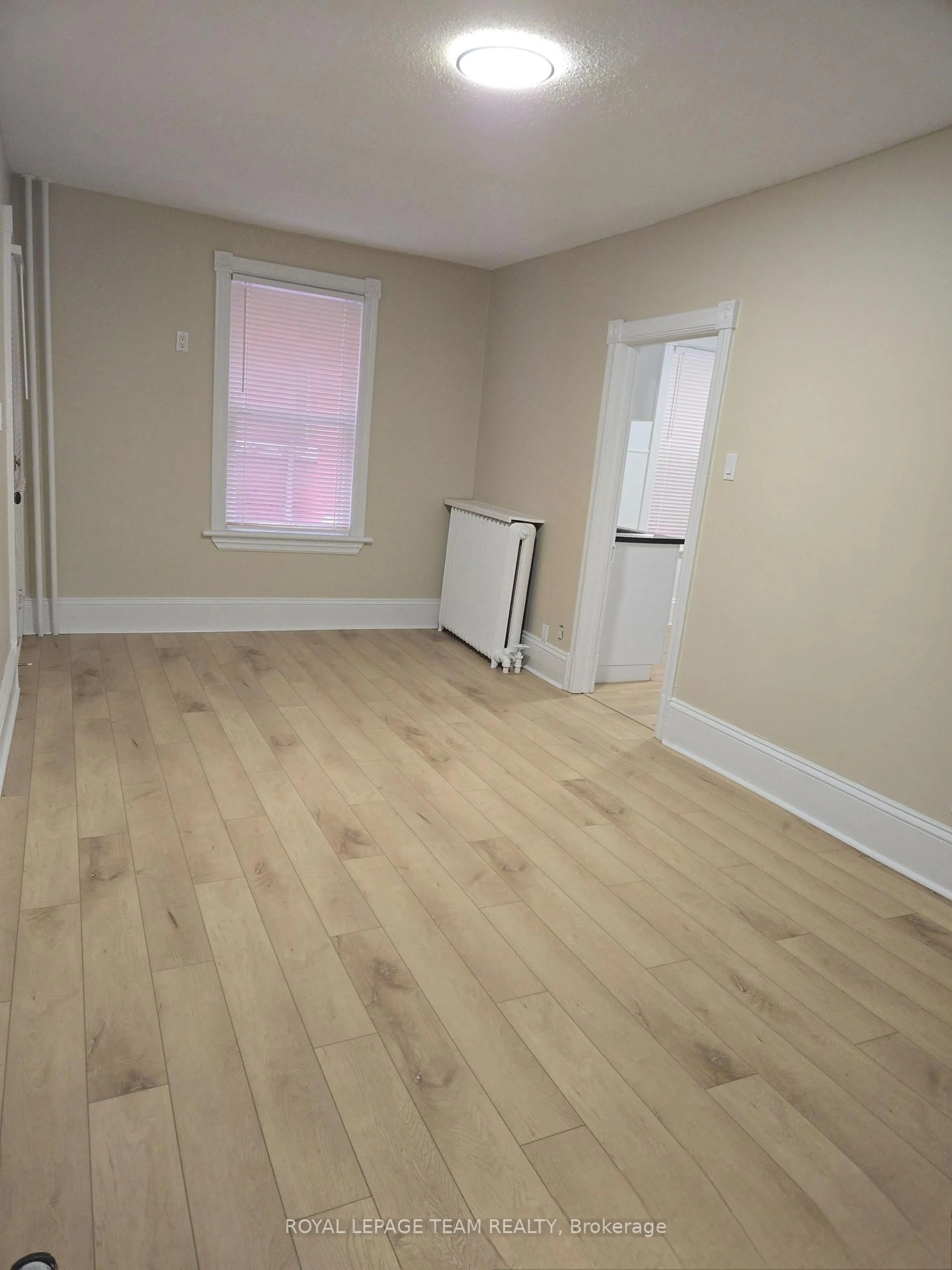 A pic of a room for 158 St Andrew St, Ottawa Ontario K1N 5G4