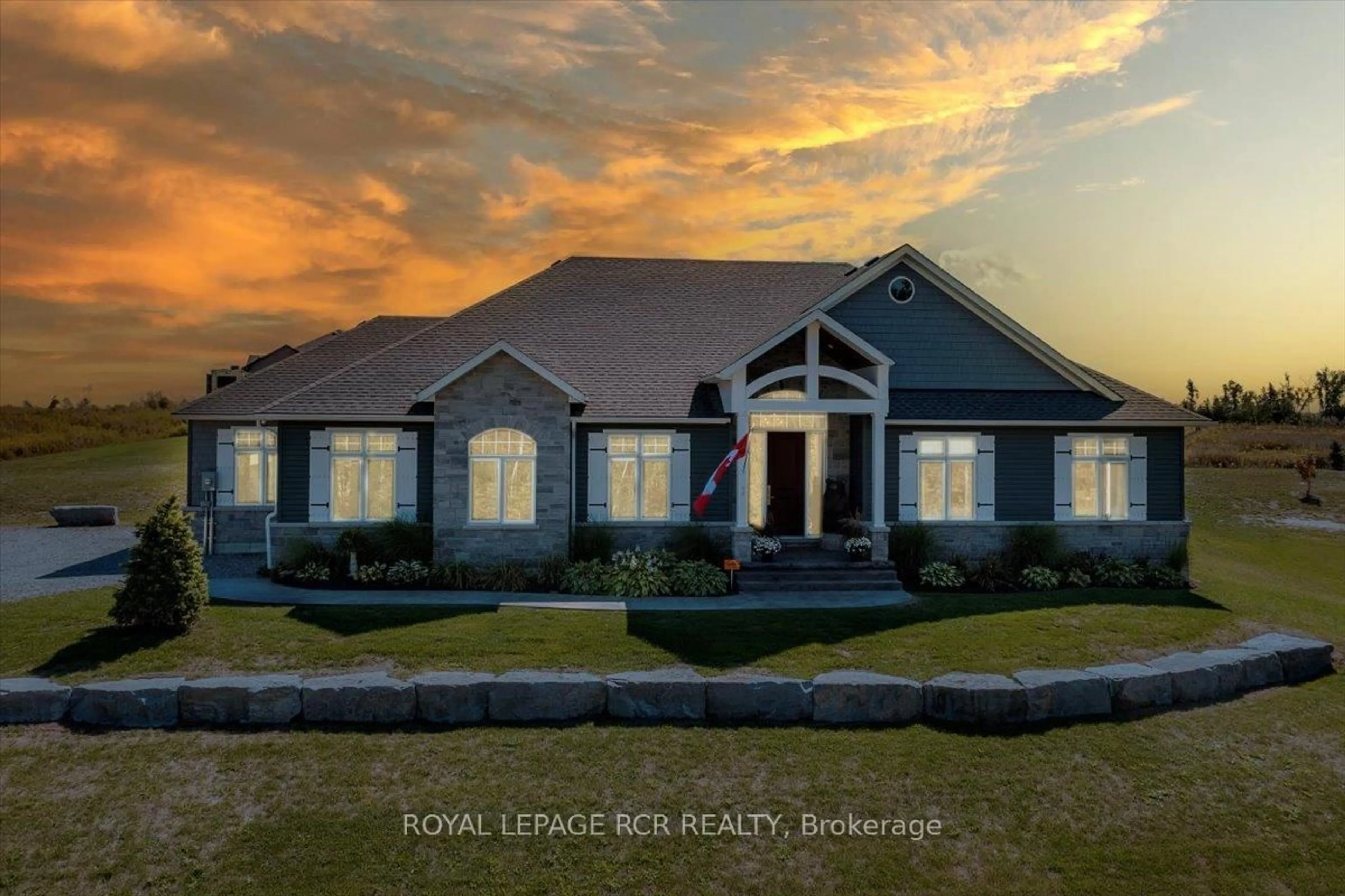 Home with vinyl exterior material, building for 3 Nipigon St, Kawartha Lakes Ontario K0M 1N0