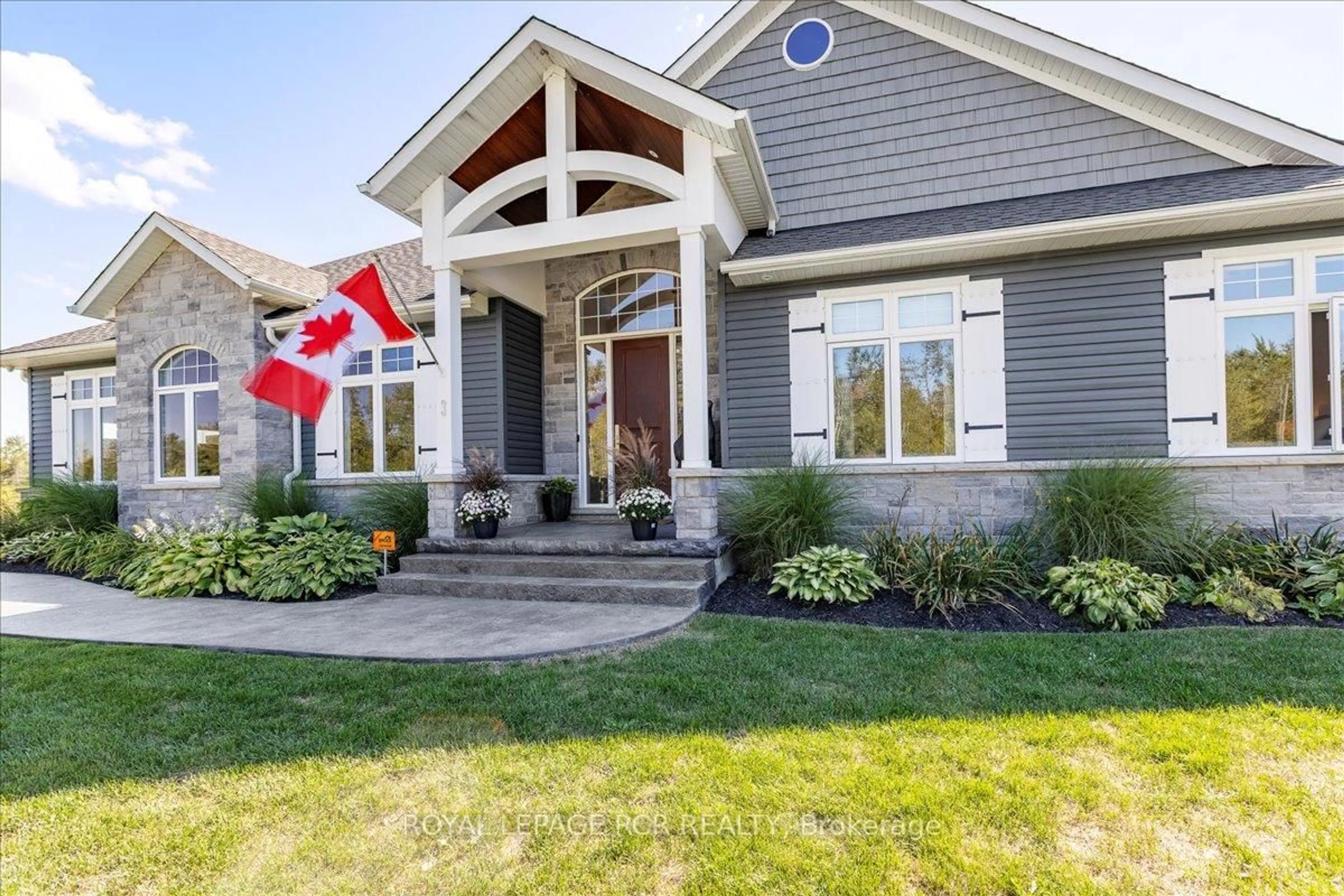 Home with vinyl exterior material, unknown for 3 Nipigon St, Kawartha Lakes Ontario K0M 1N0