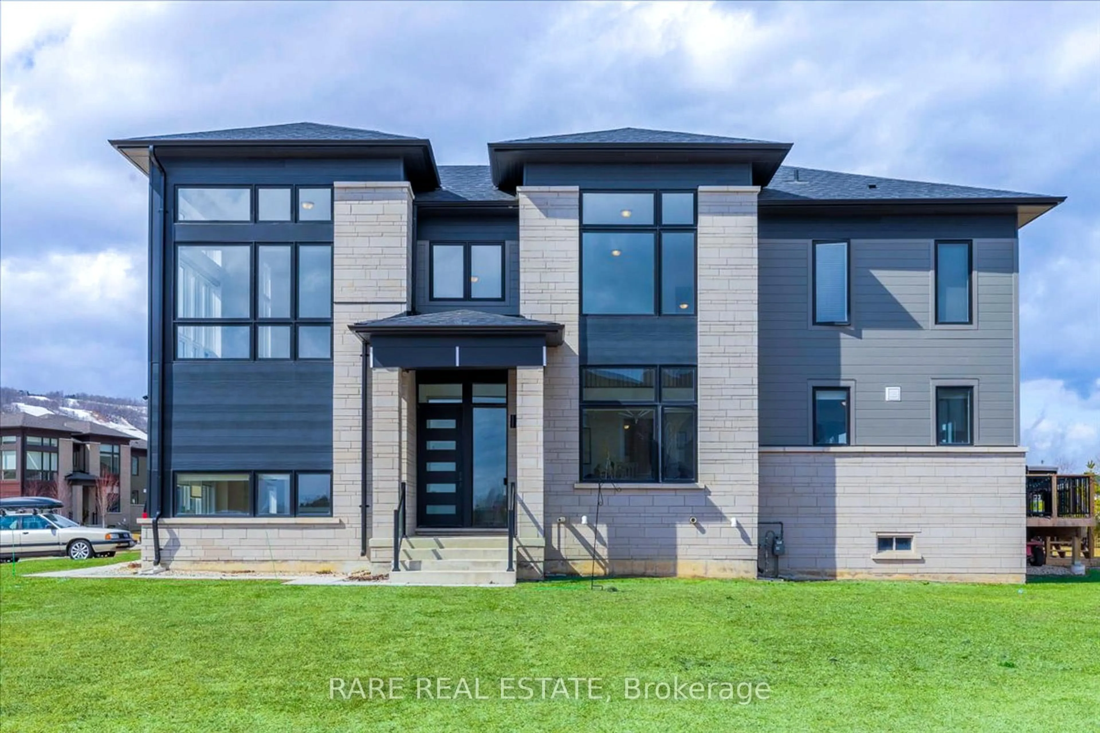 Home with brick exterior material, unknown for 120 Stoneleigh Dr, Blue Mountains Ontario L9Y 5J6