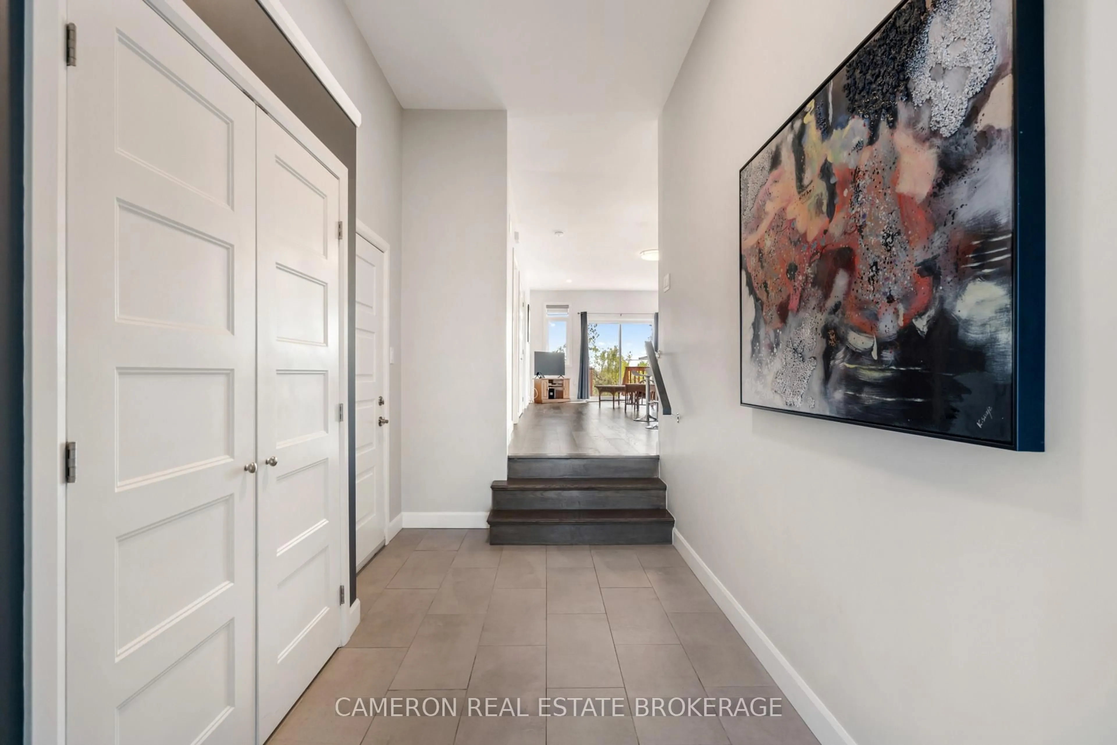 Indoor entryway for 2296 Crewson Crt, Cornwall Ontario K6H 7N2
