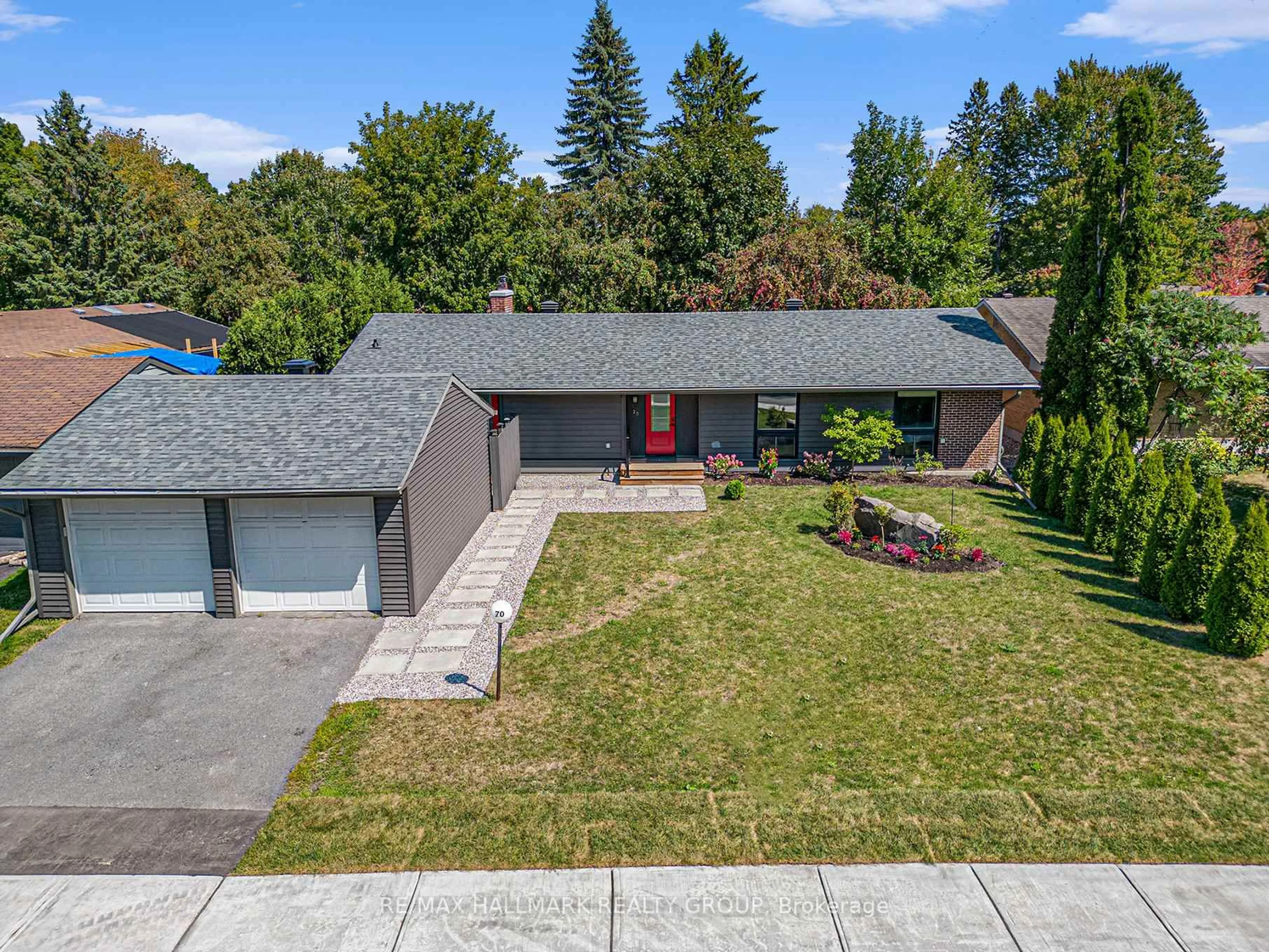 A pic from outside/outdoor area/front of a property/back of a property/a pic from drone, street for 70 Varley Dr, Kanata Ontario K2K 1H2