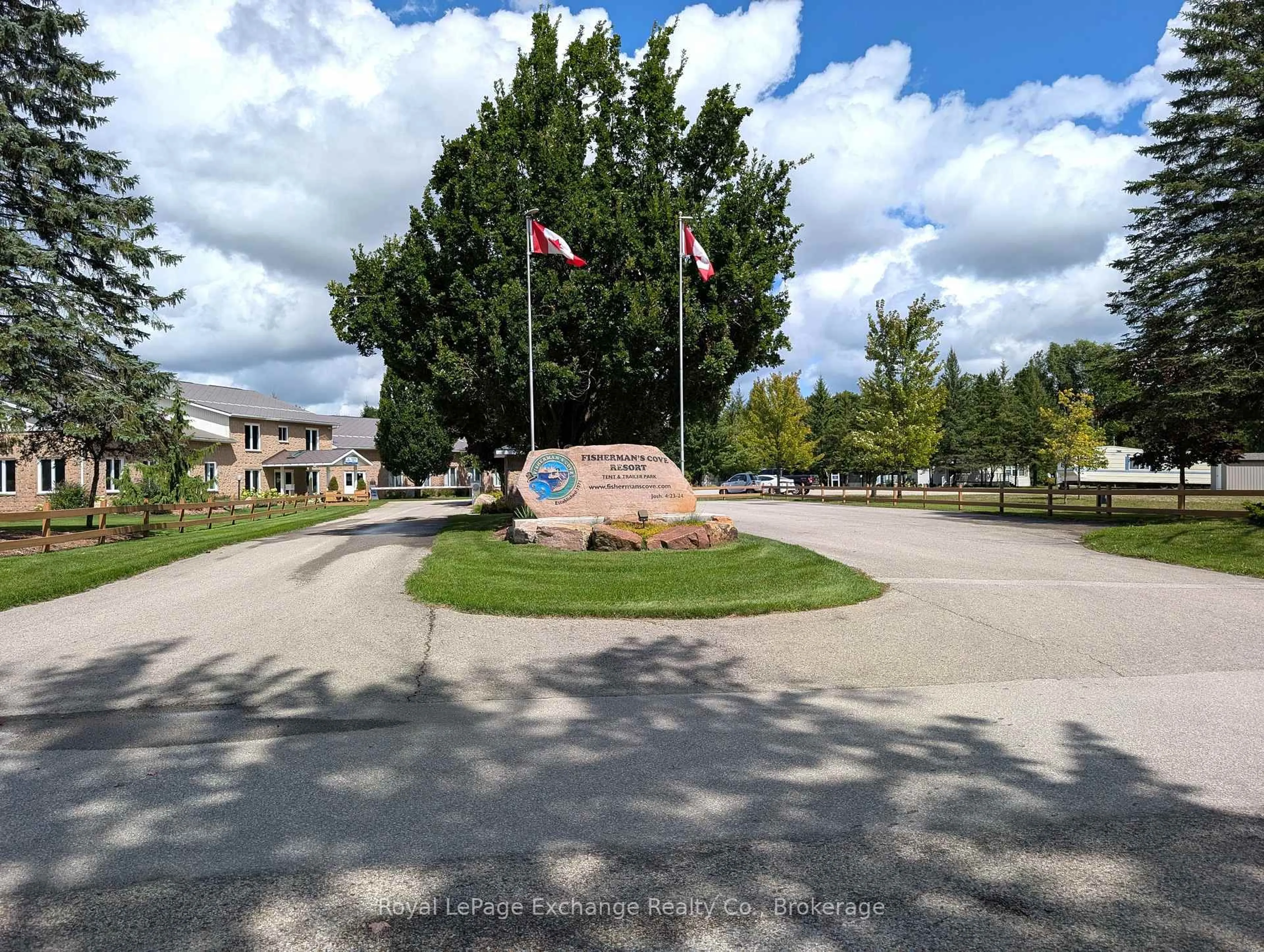 A pic from outside/outdoor area/front of a property/back of a property/a pic from drone, street for 13 Southline Ave ##P1, Huron-Kinloss Ontario N0G 0E1