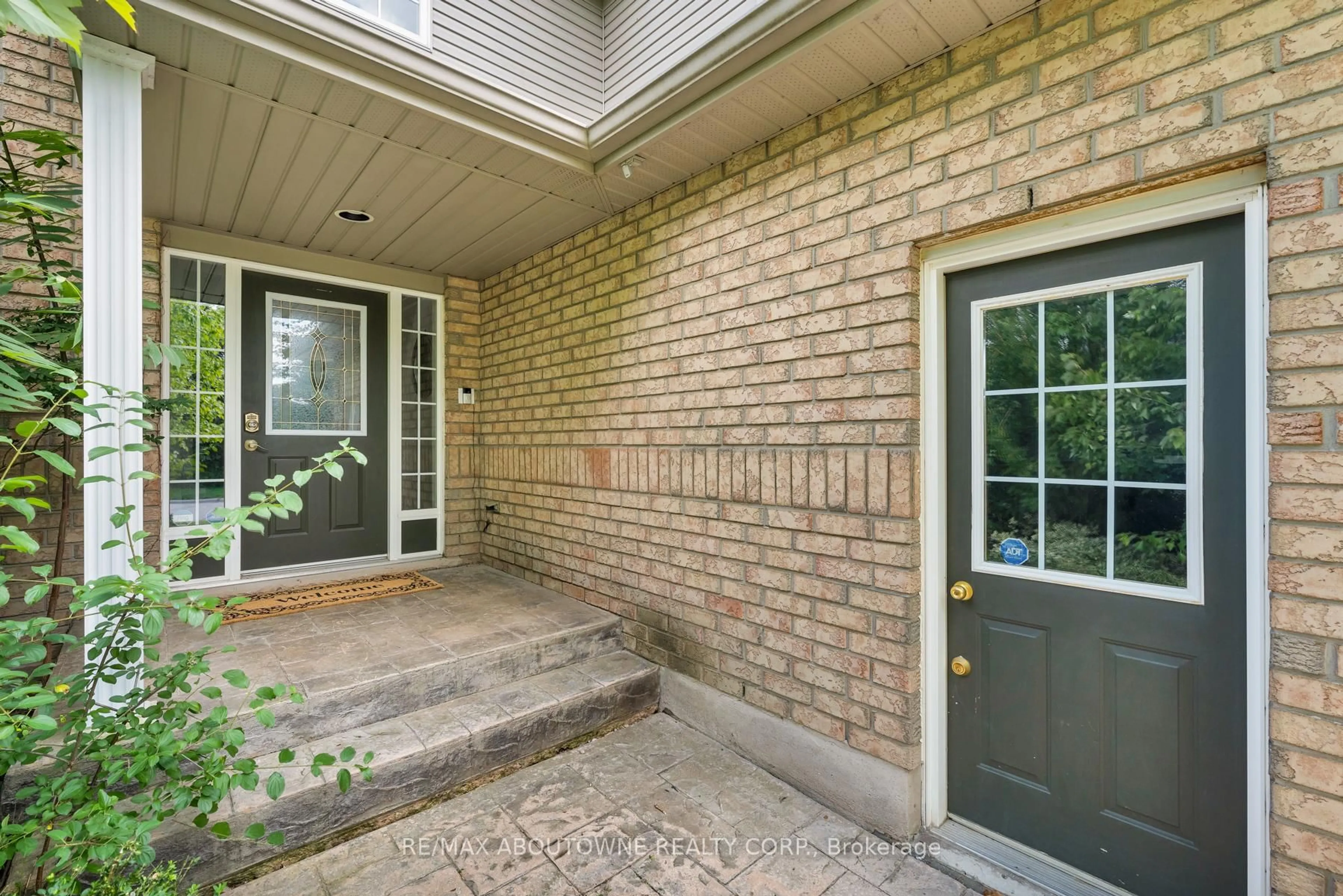 Unknown for 42 Pearwood Crt, Kitchener Ontario N2P 2L1