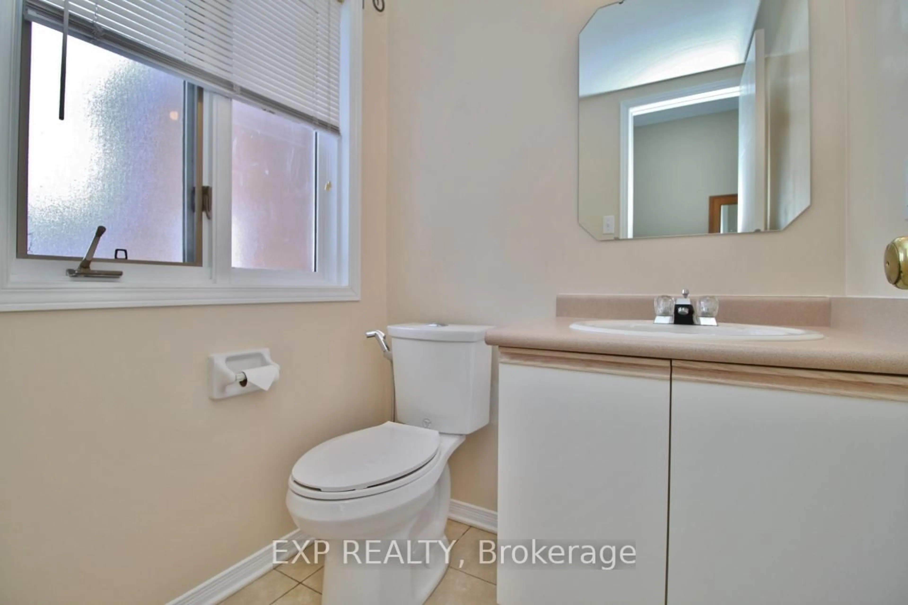 Standard bathroom, ceramic/tile floor for 2127 LAUZON St, Orleans Ontario K4A 3K7